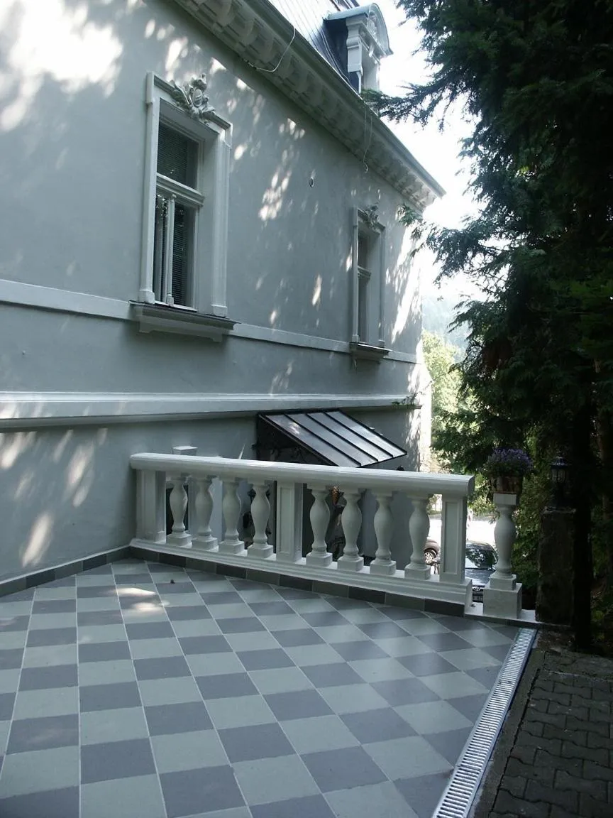 Facade/entrance in Edinburgh