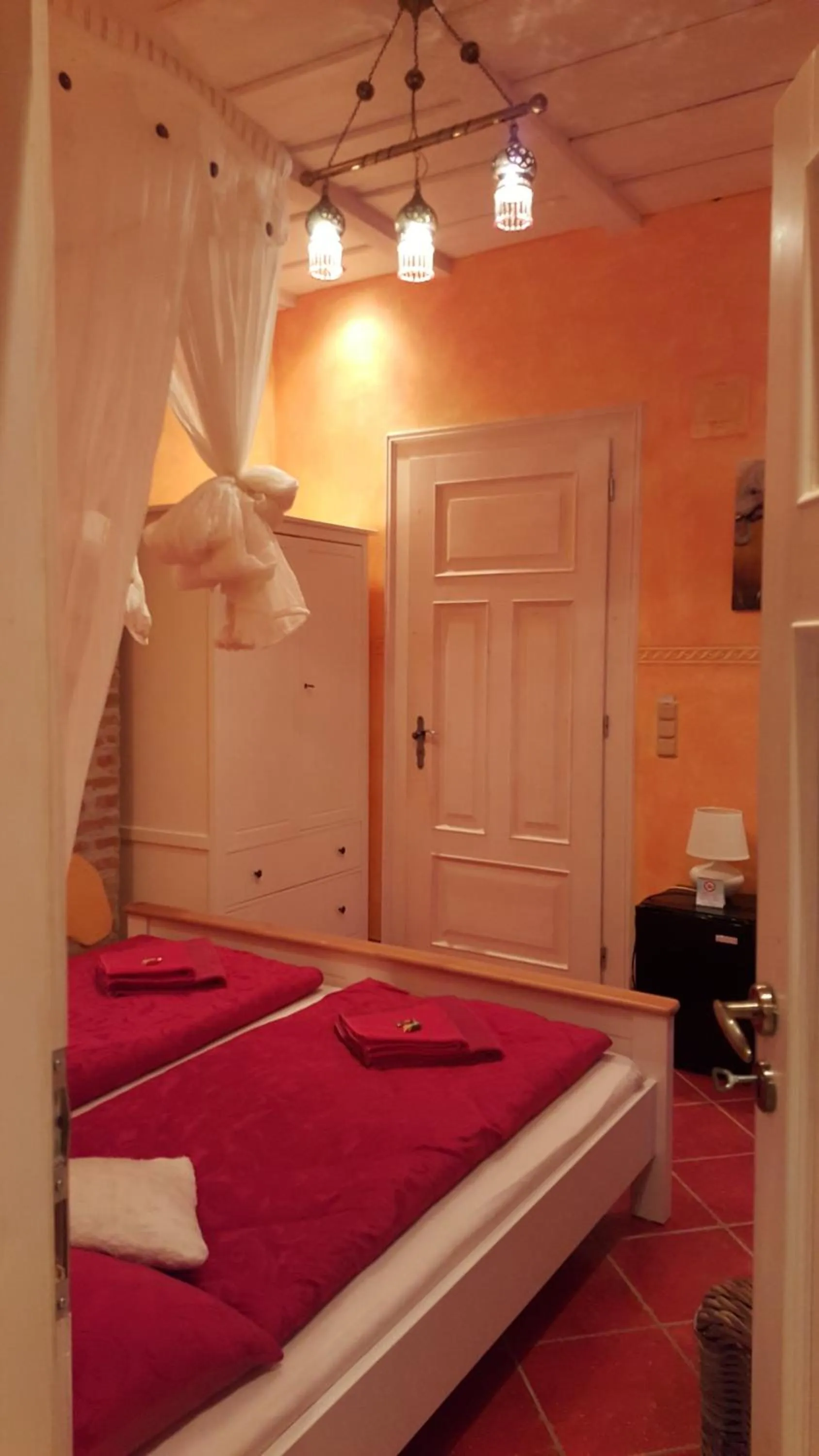 Photo of the whole room, Bed in Edinburgh