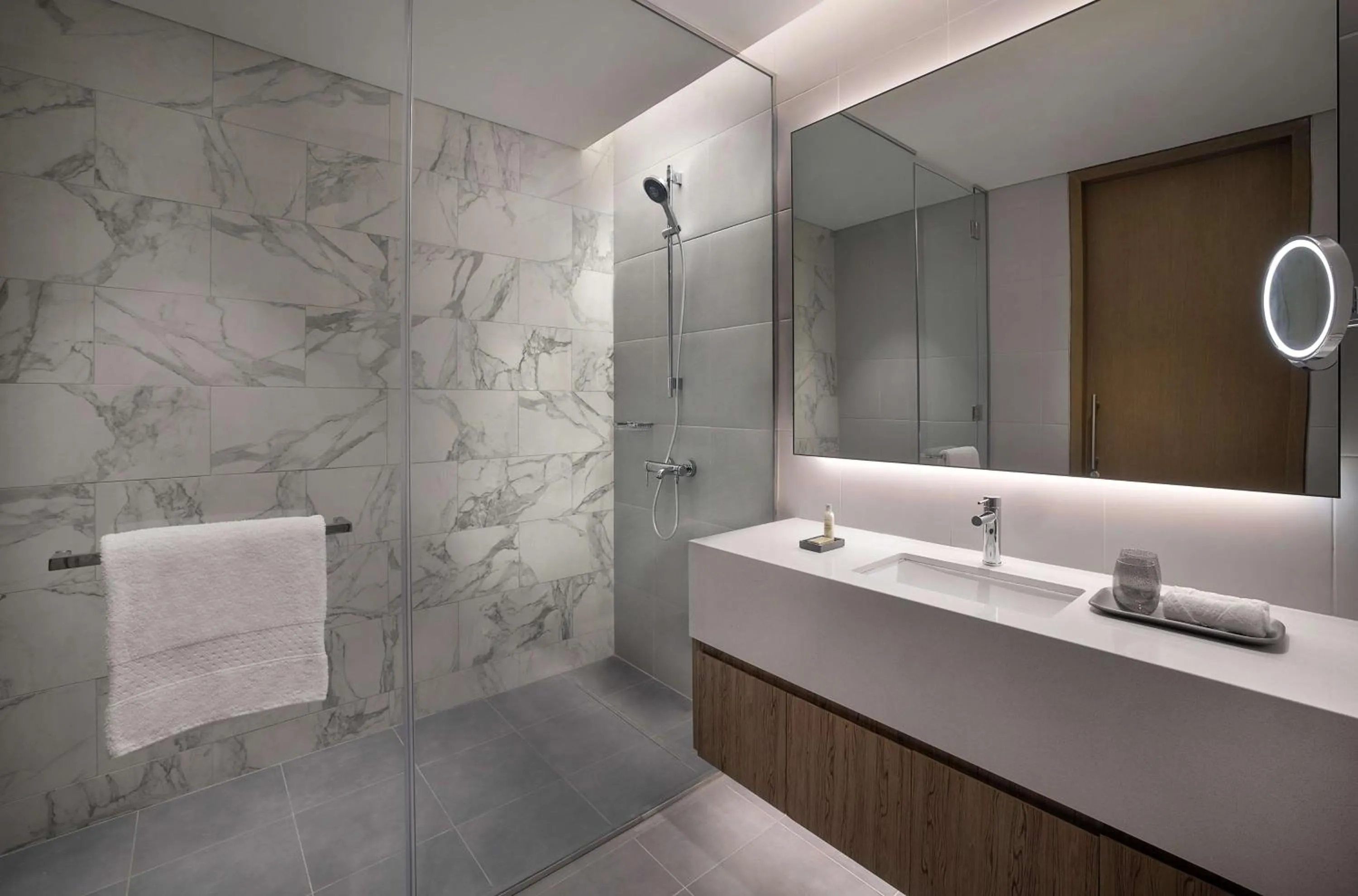Toilet in Doubletree By Hilton Abu Dhabi Yas Island Residences