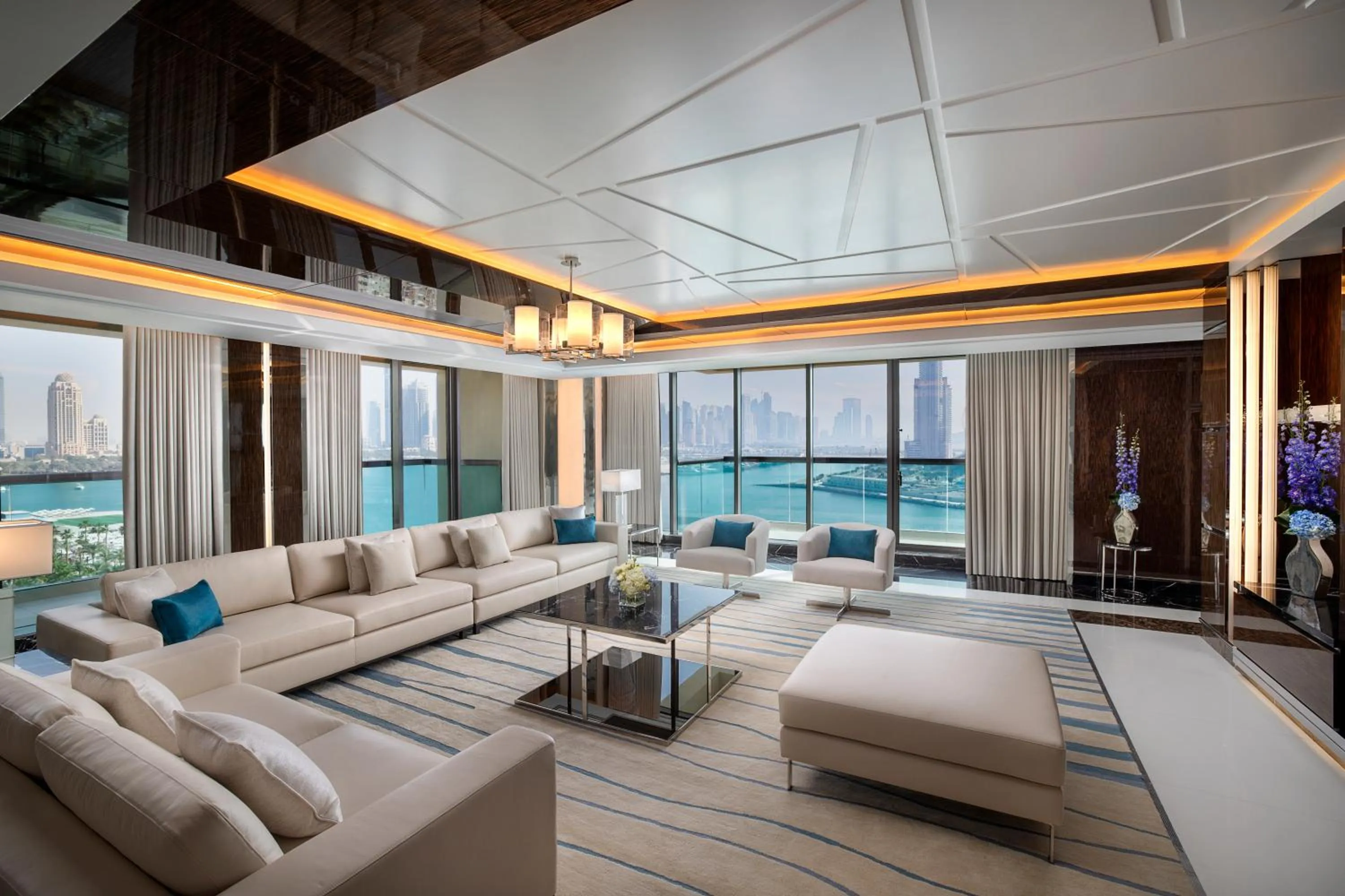 Living room in Hilton Dubai Palm Jumeirah