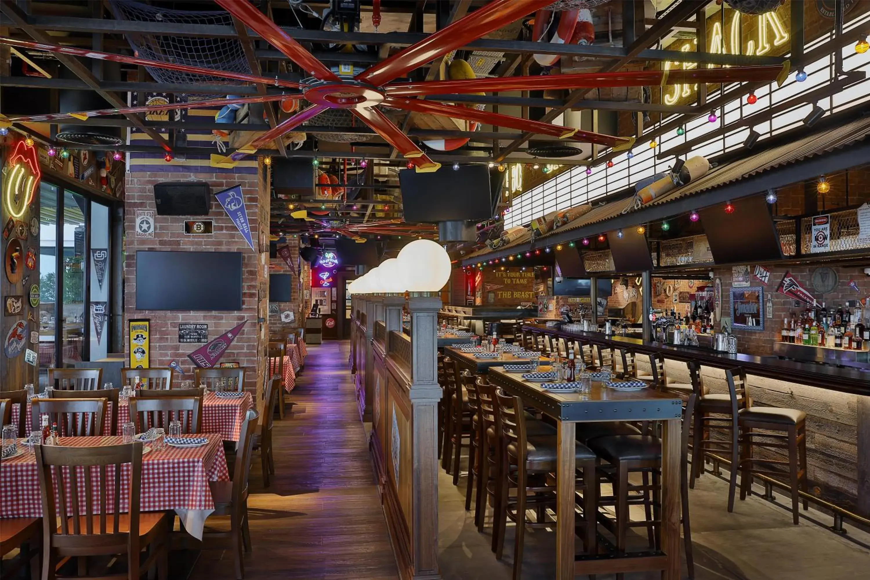 Restaurant/places to eat in Hilton Dubai Palm Jumeirah Restaurant/places to eat in Hilton Dubai Palm Jumeirah