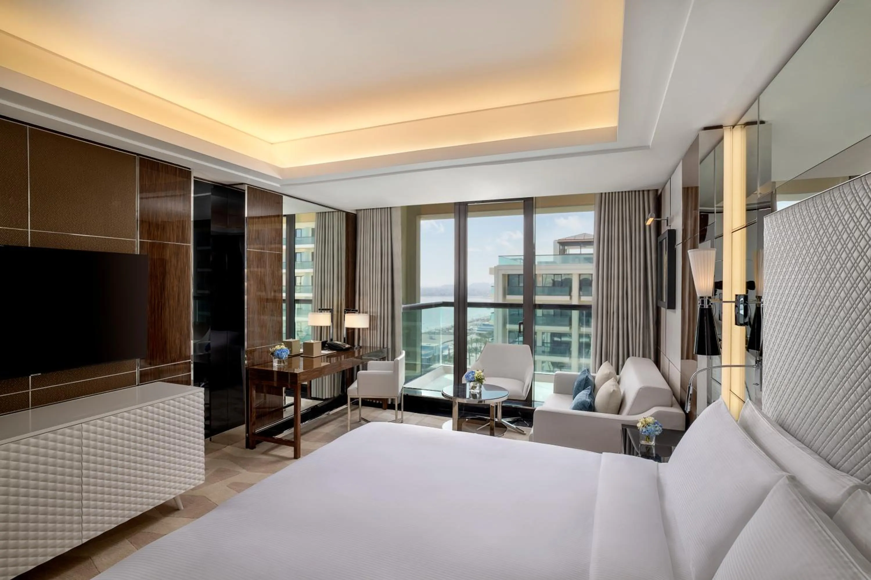 Bed in Hilton Dubai Palm Jumeirah