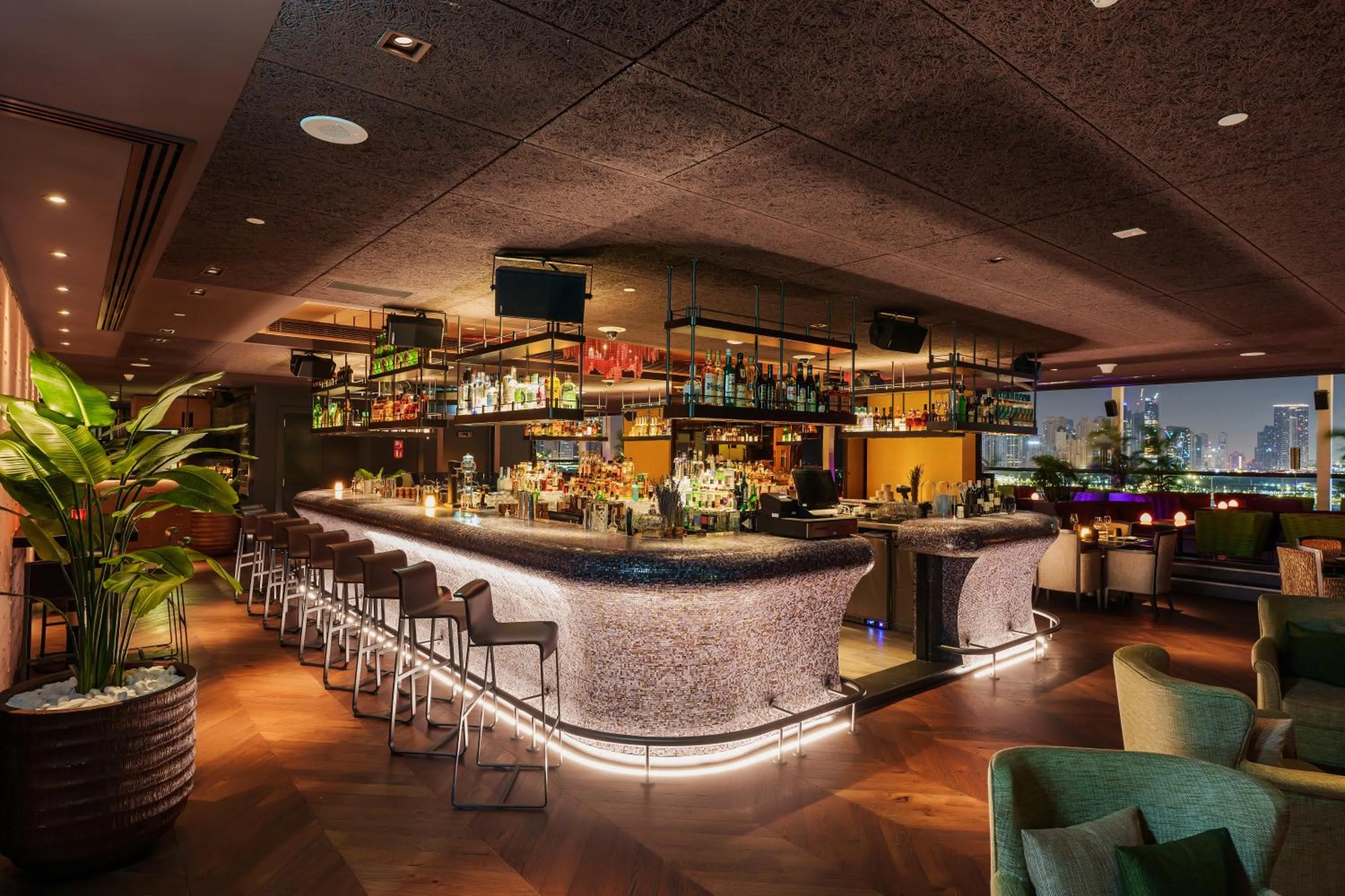 Lounge or bar in Hilton Dubai Palm Jumeirah