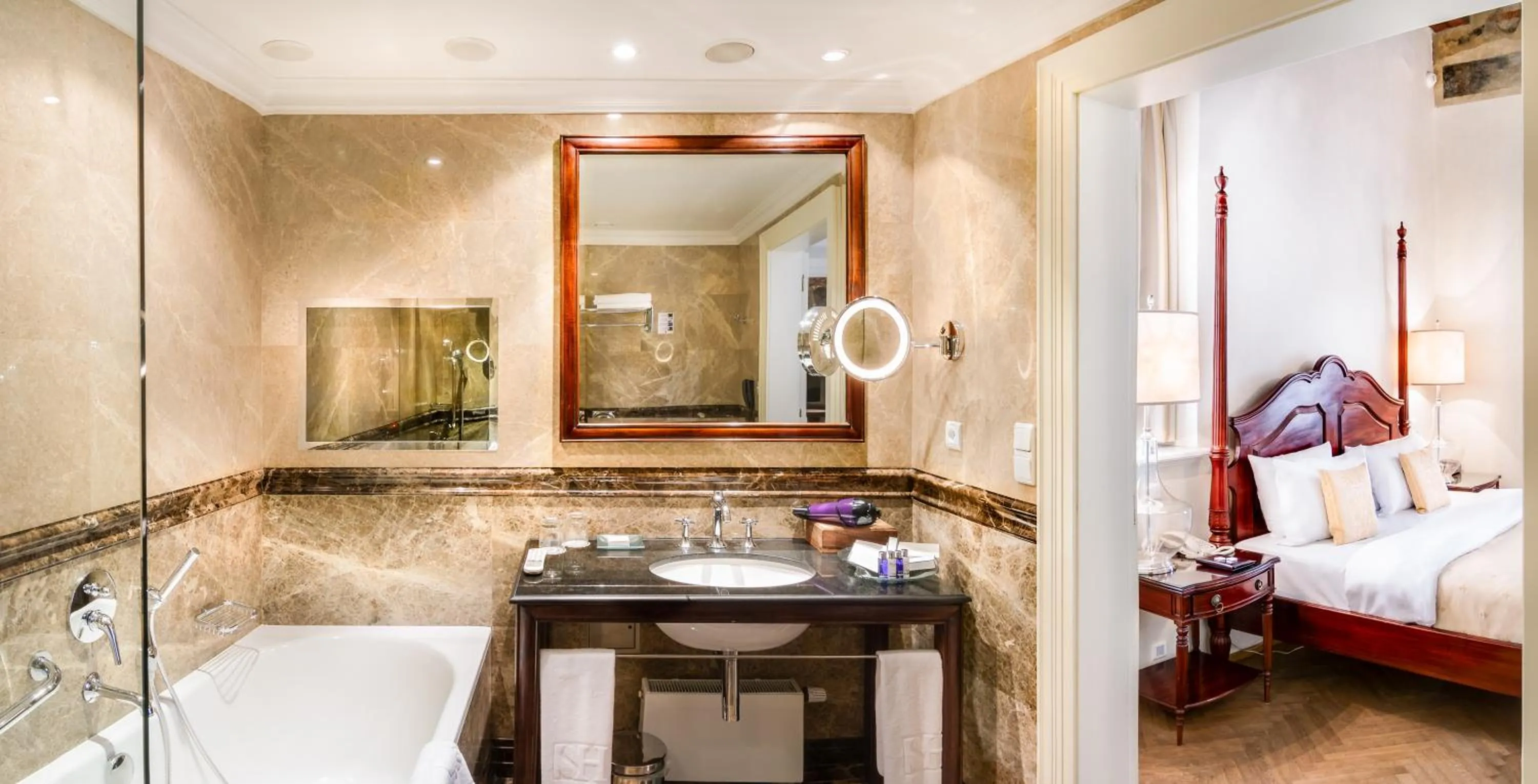 Toilet, Bed in The Dominican