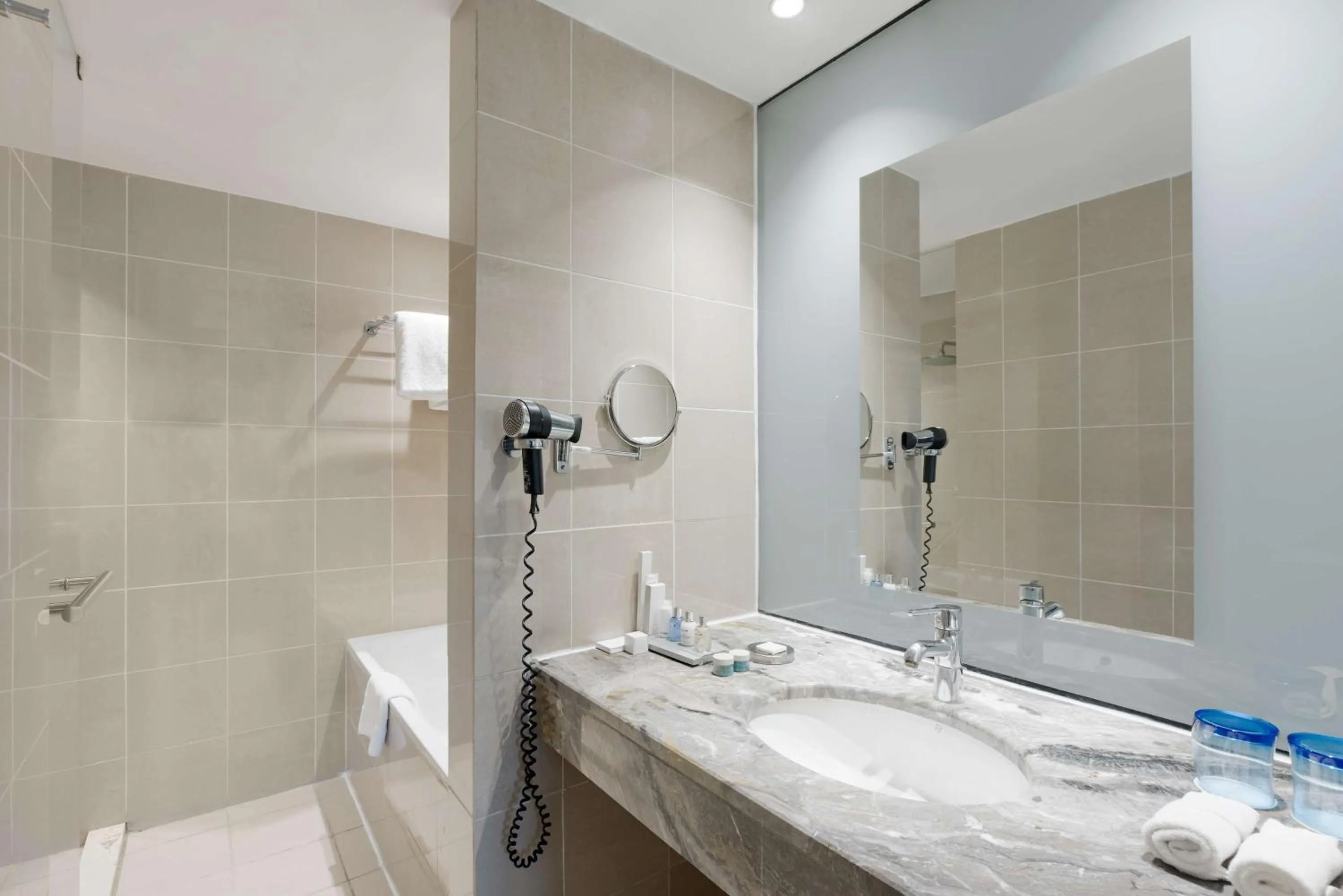 Bathroom in Radisson Blu Anchorage Hotel