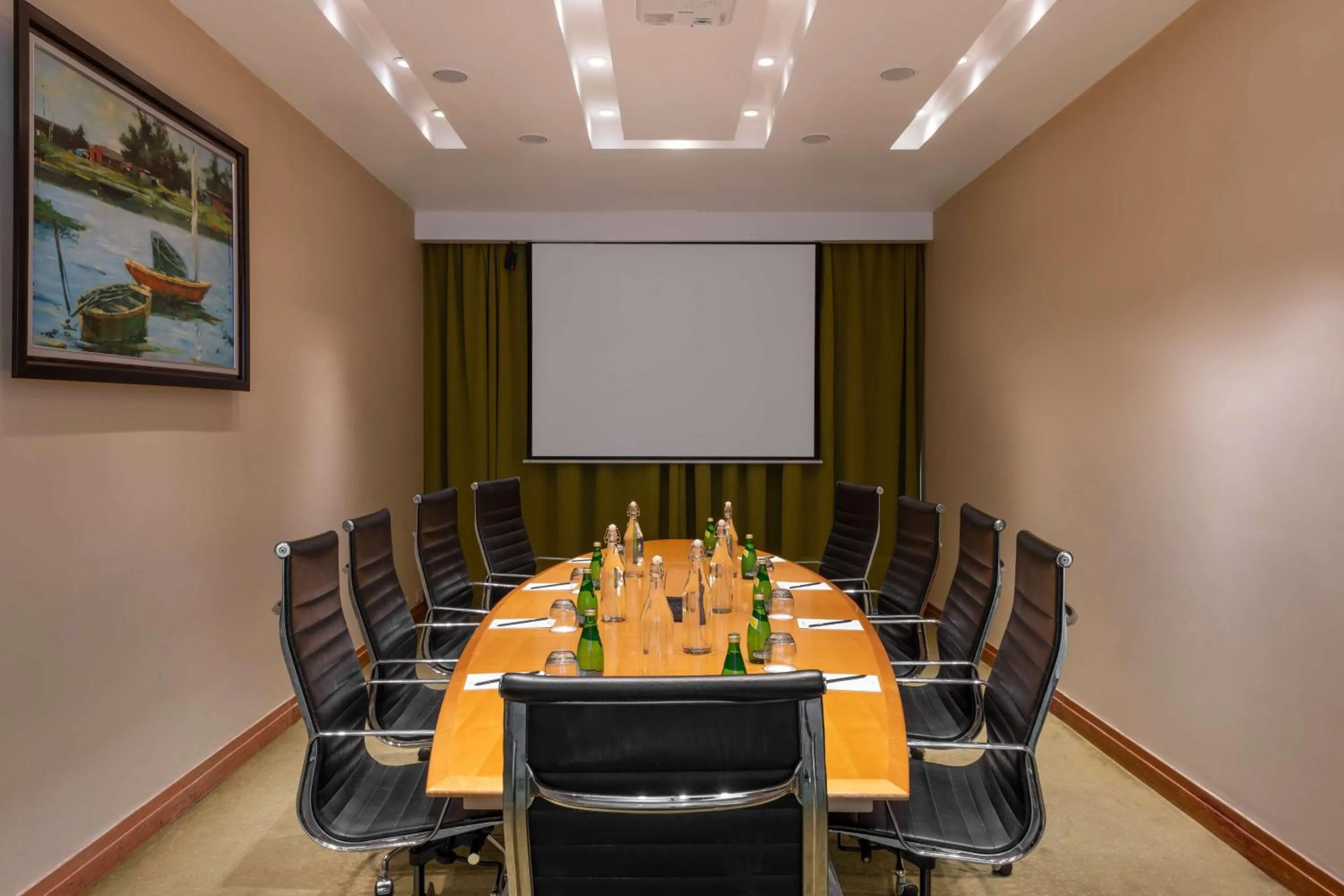Meeting/conference room in Radisson Blu Anchorage Hotel