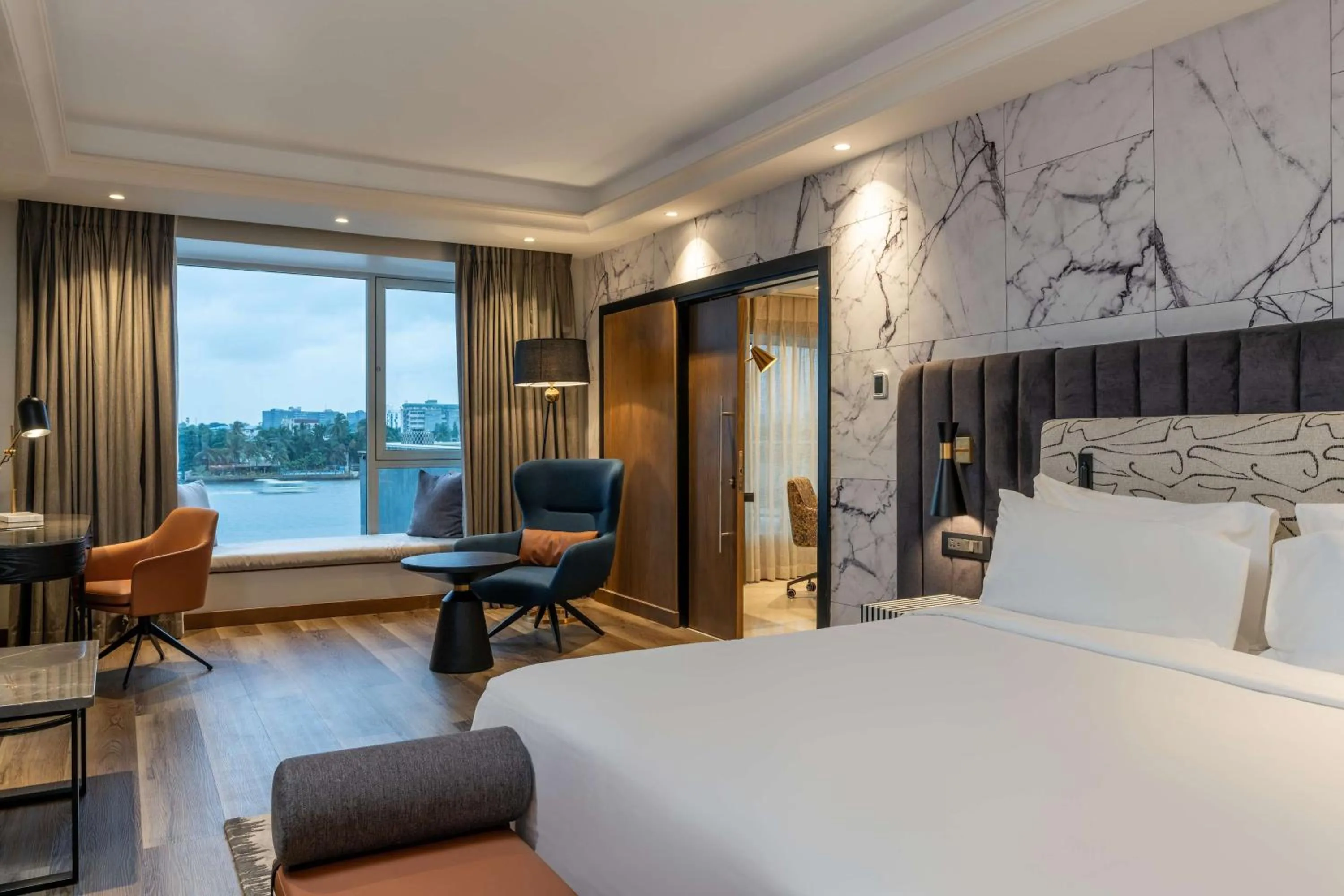 Photo of the whole room, Bed in Radisson Blu Anchorage Hotel