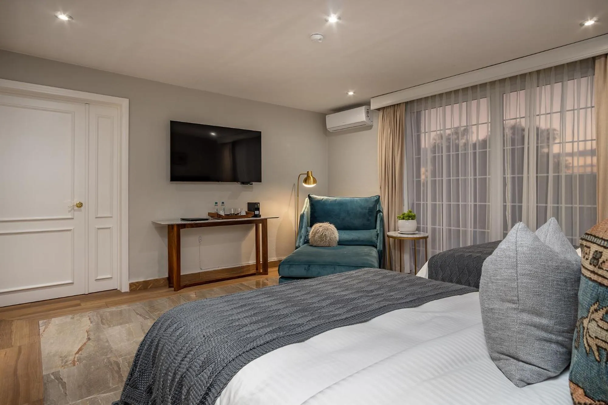 TV and multimedia, Bed in Hotel Casa Arum