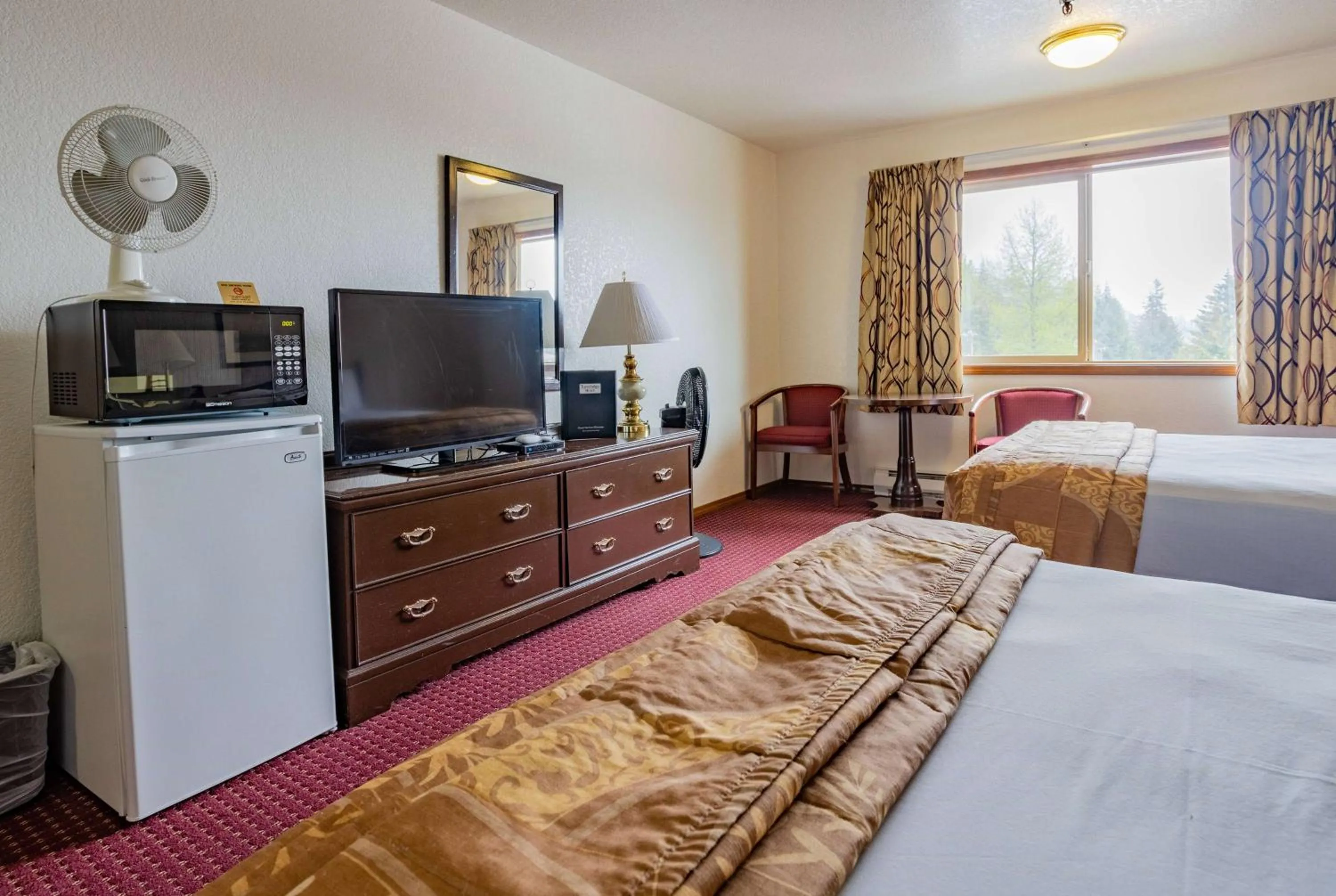 Photo of the whole room, Bed in Travelodge by Wyndham Juneau