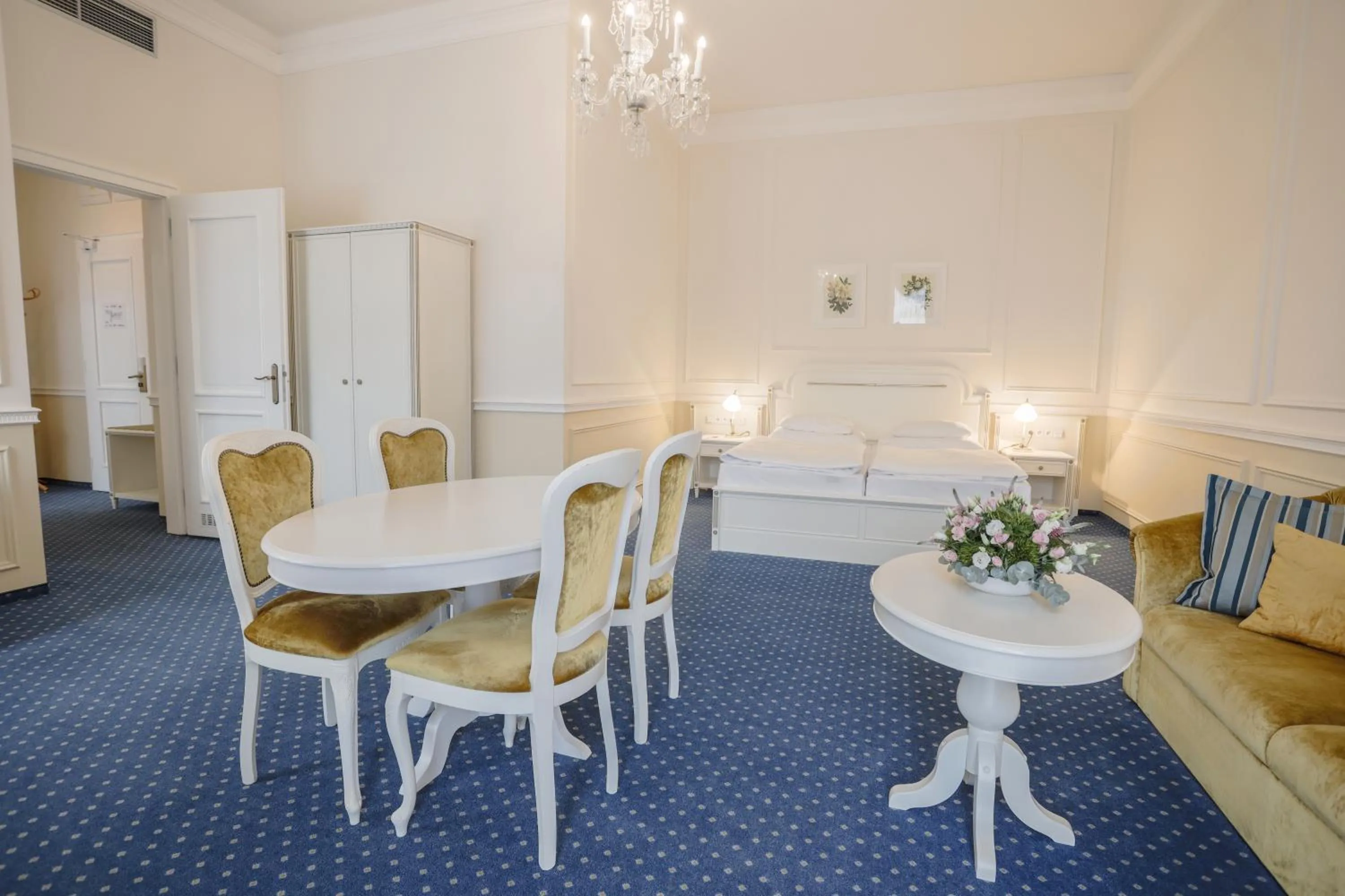 Photo of the whole room, Bed in Parkhotel Richmond