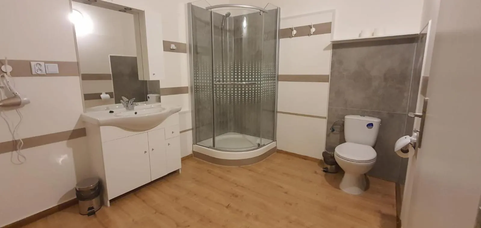 Shower in Hotel Palacky