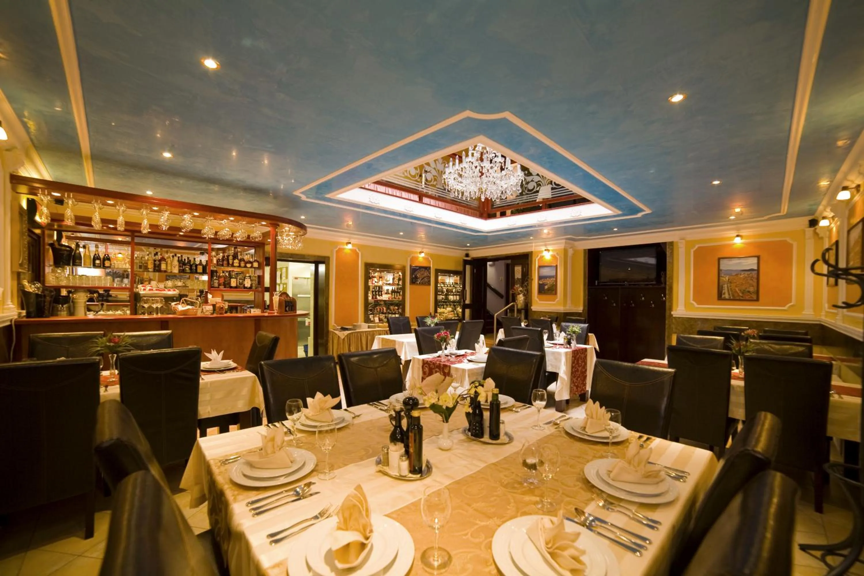 Restaurant/places to eat in Hotel Palacky