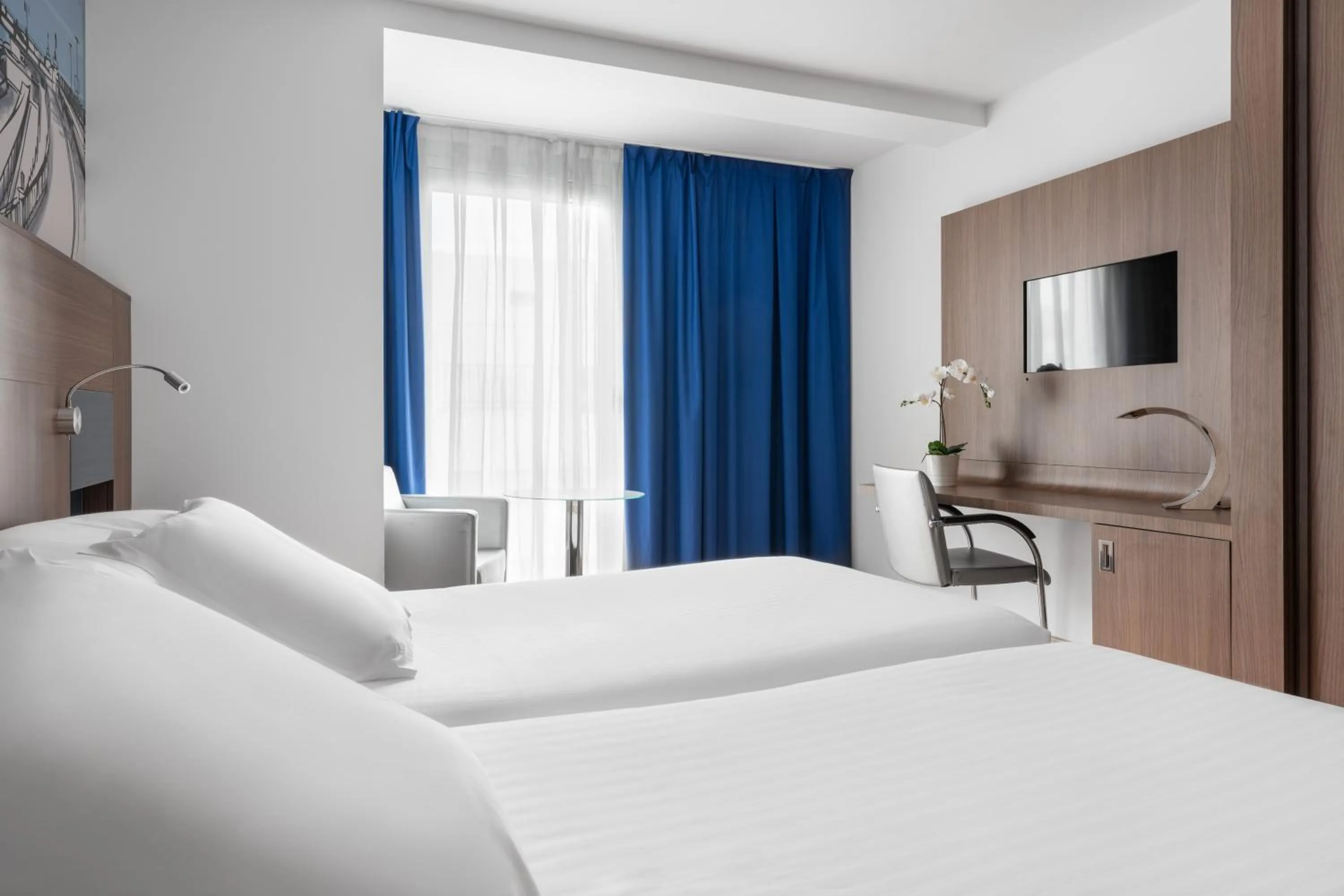 Bed in Eurostars Blue Coruña