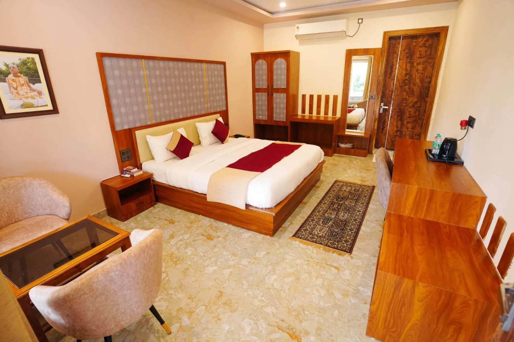 MVT Guesthouse & Restaurant (Rishikesh)