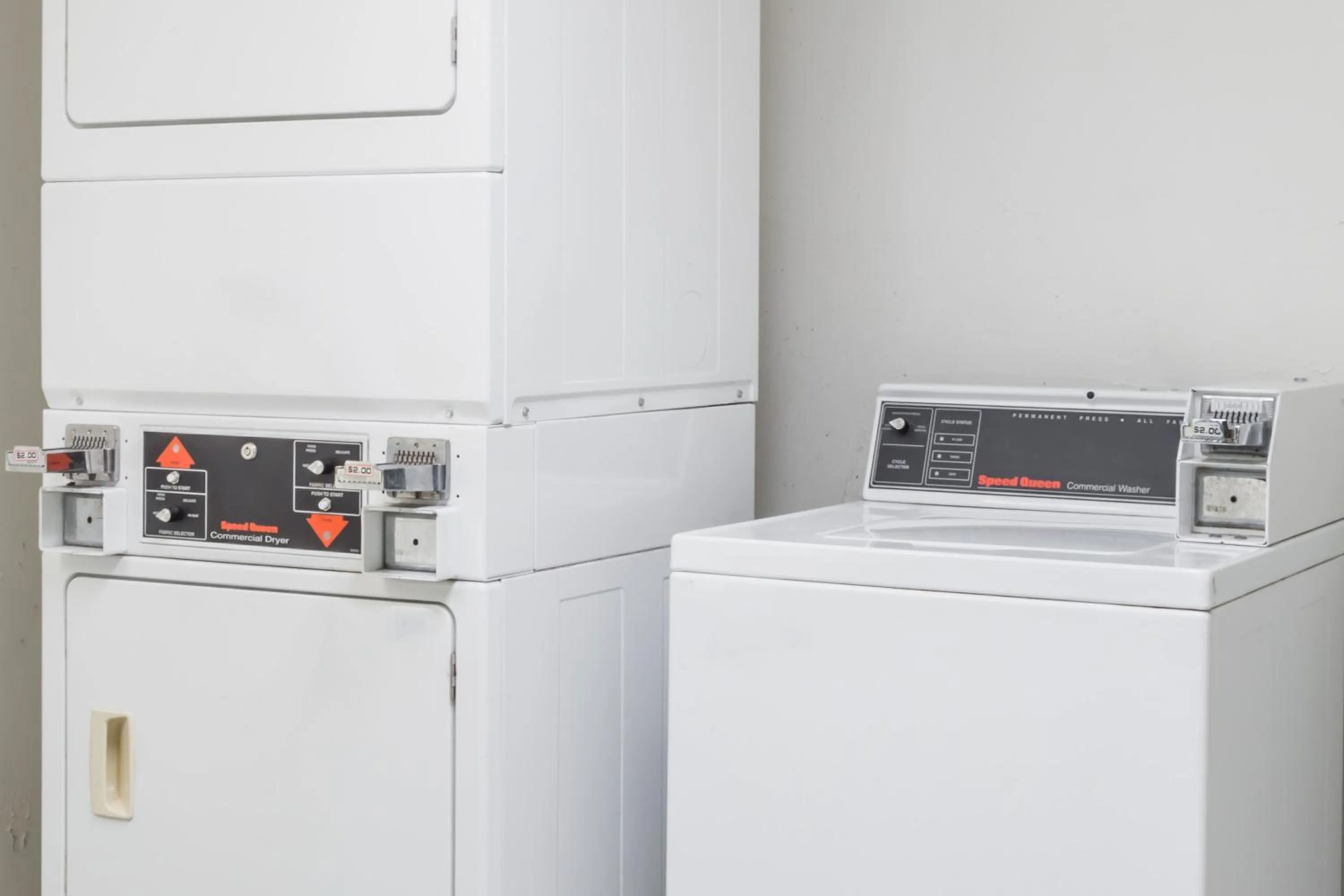 Property building in Days Inn by Wyndham Bedford