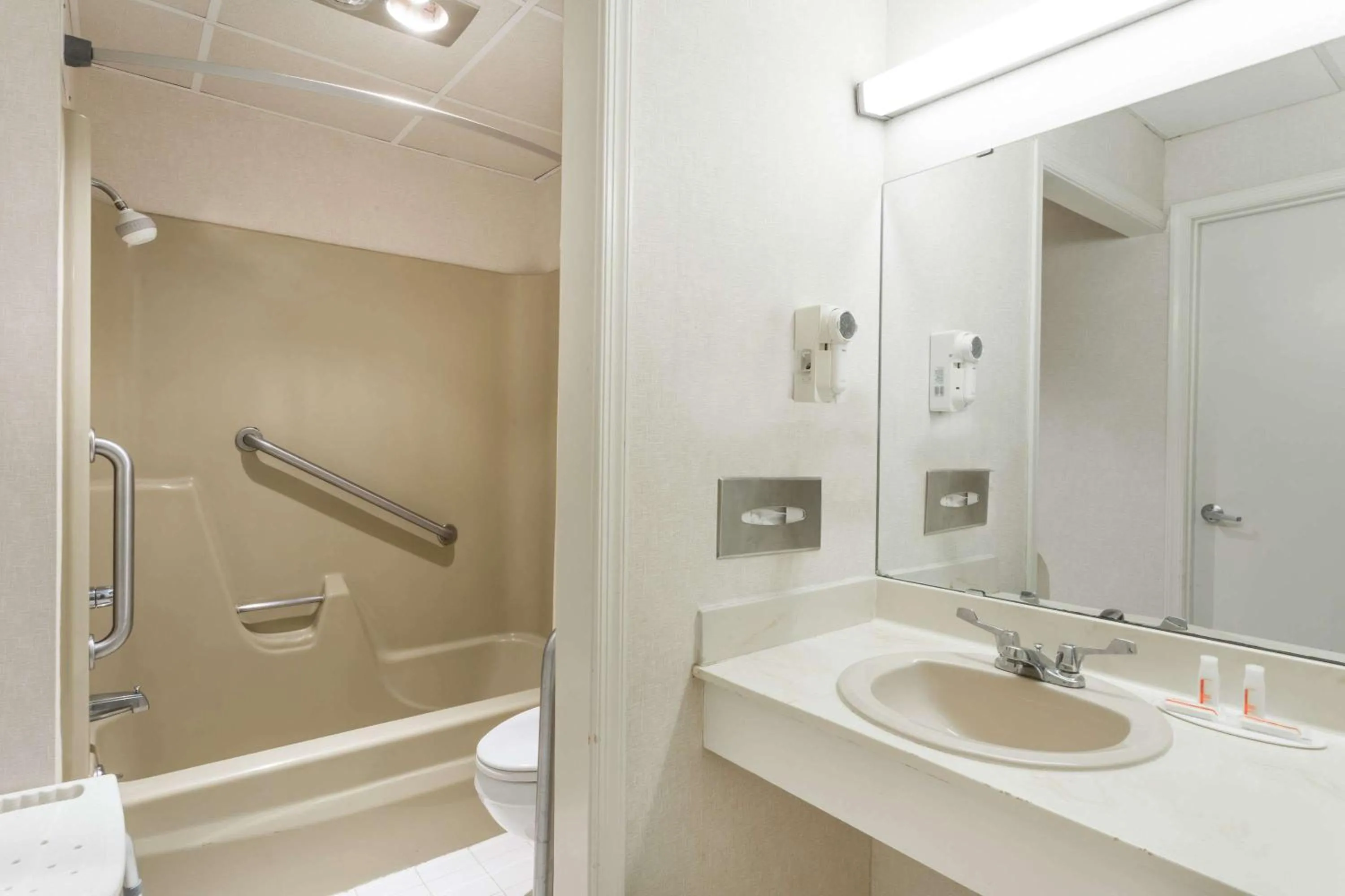 Bathroom in Days Inn by Wyndham Bedford