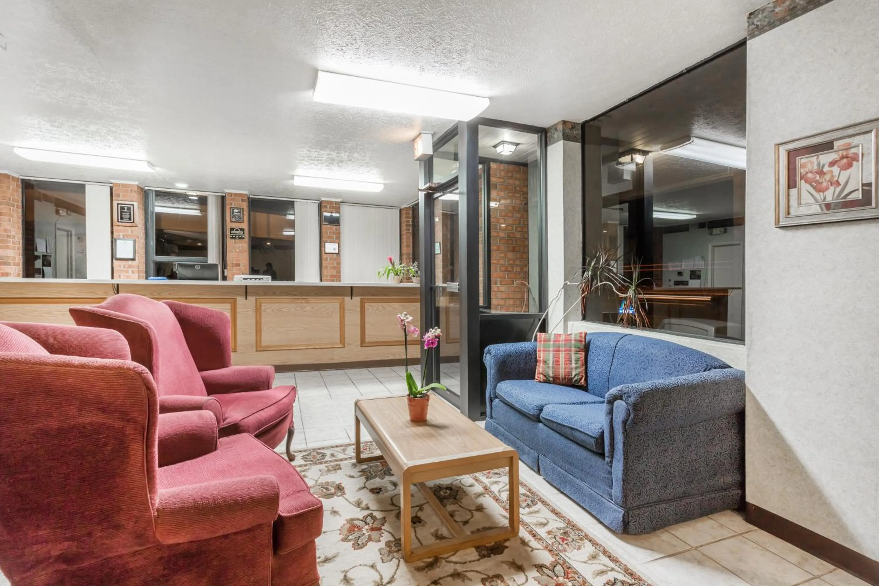 Lobby or reception in Days Inn by Wyndham Bedford