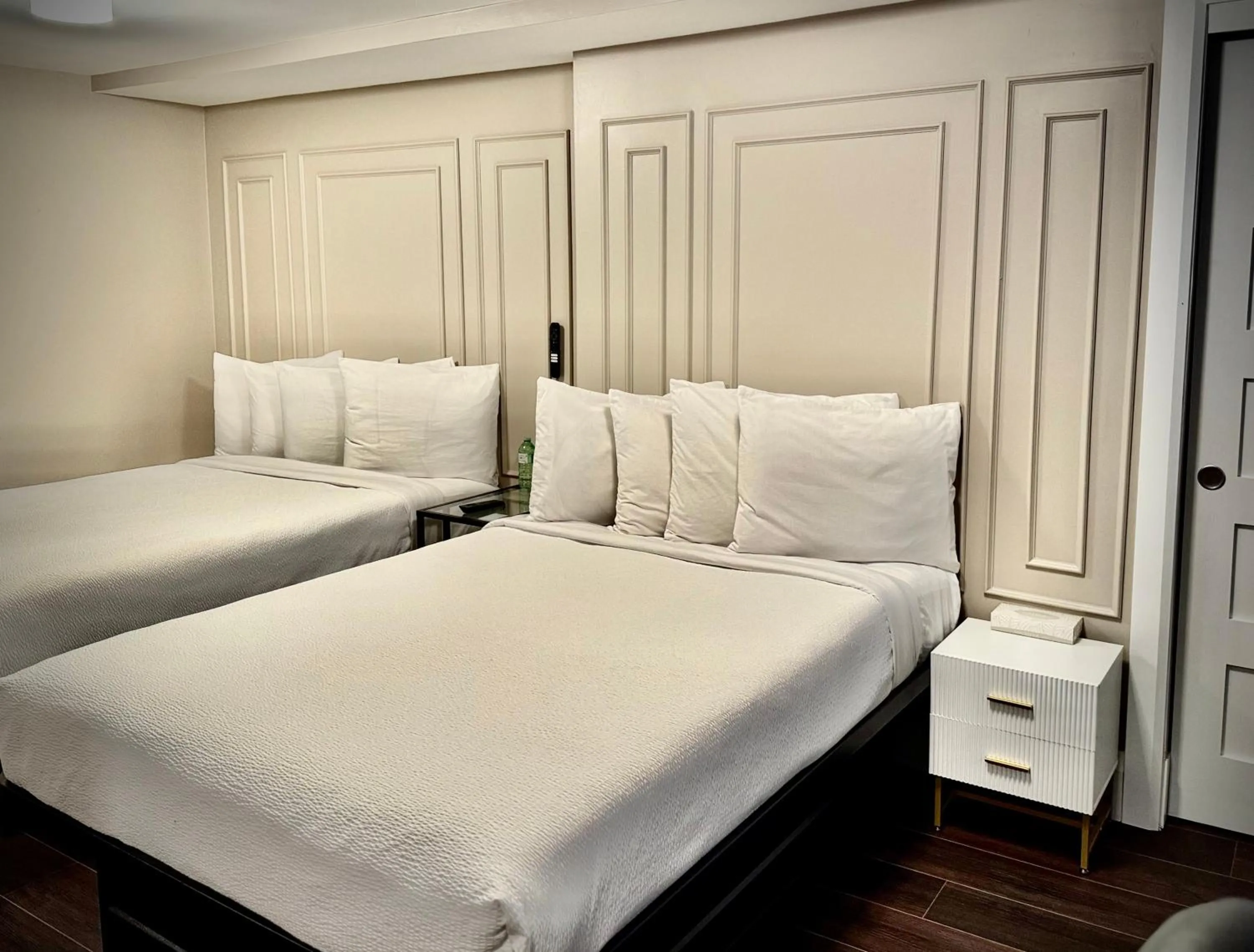 Bed in Royal Oak Inn