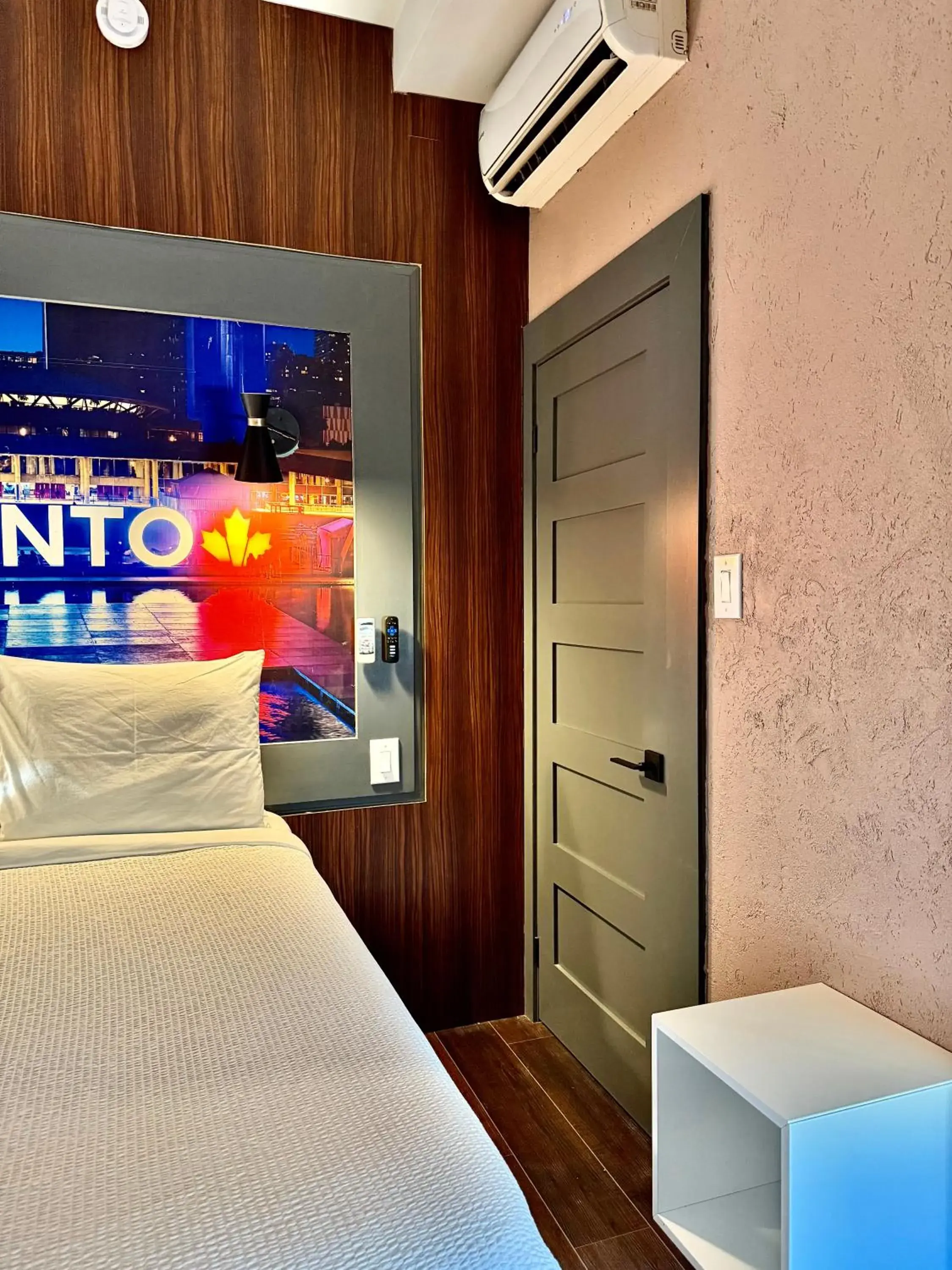 Bed in Royal Oak Inn Bed in Royal Oak Inn