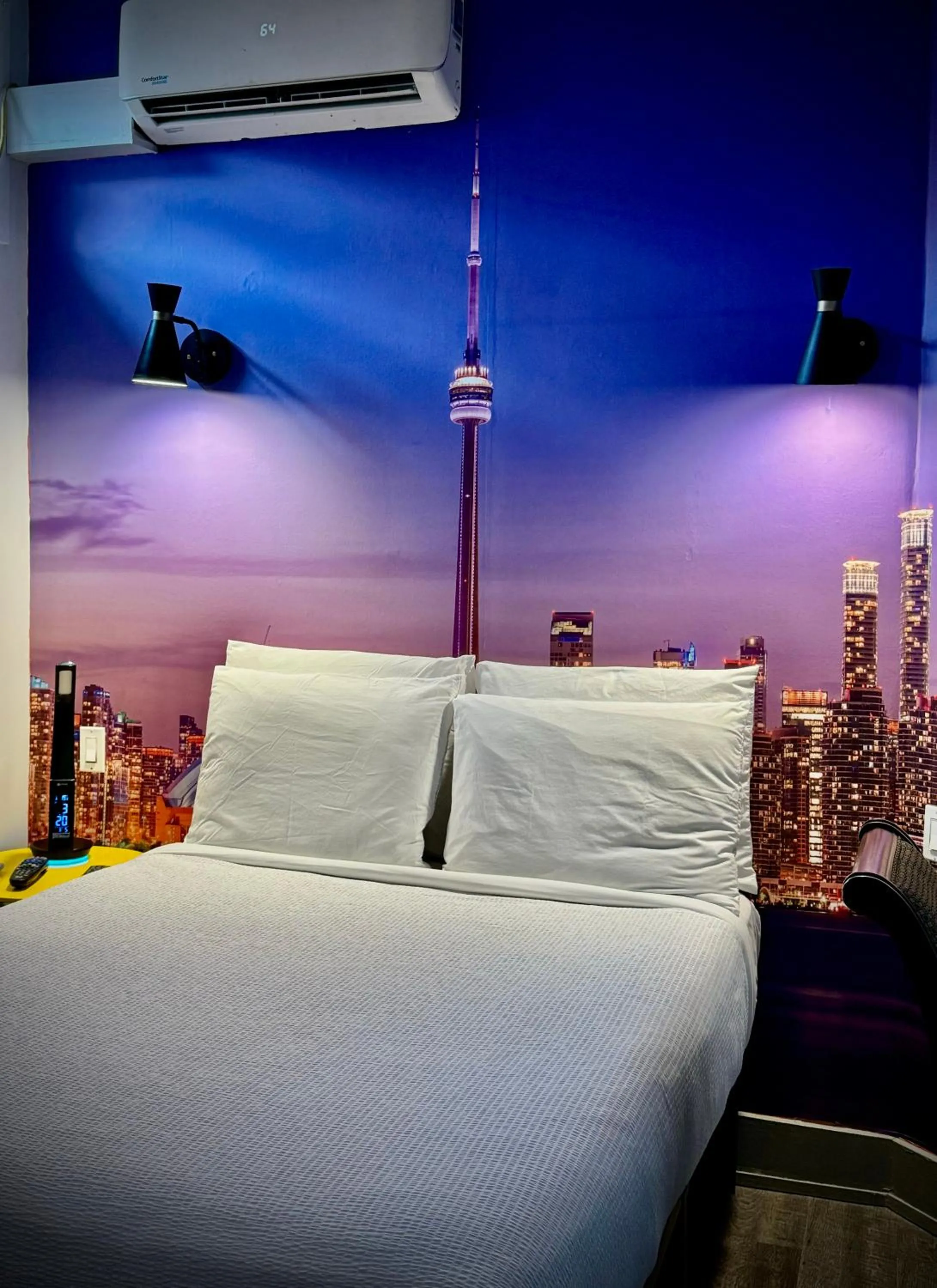 Bedroom, Bed in Royal Oak Inn