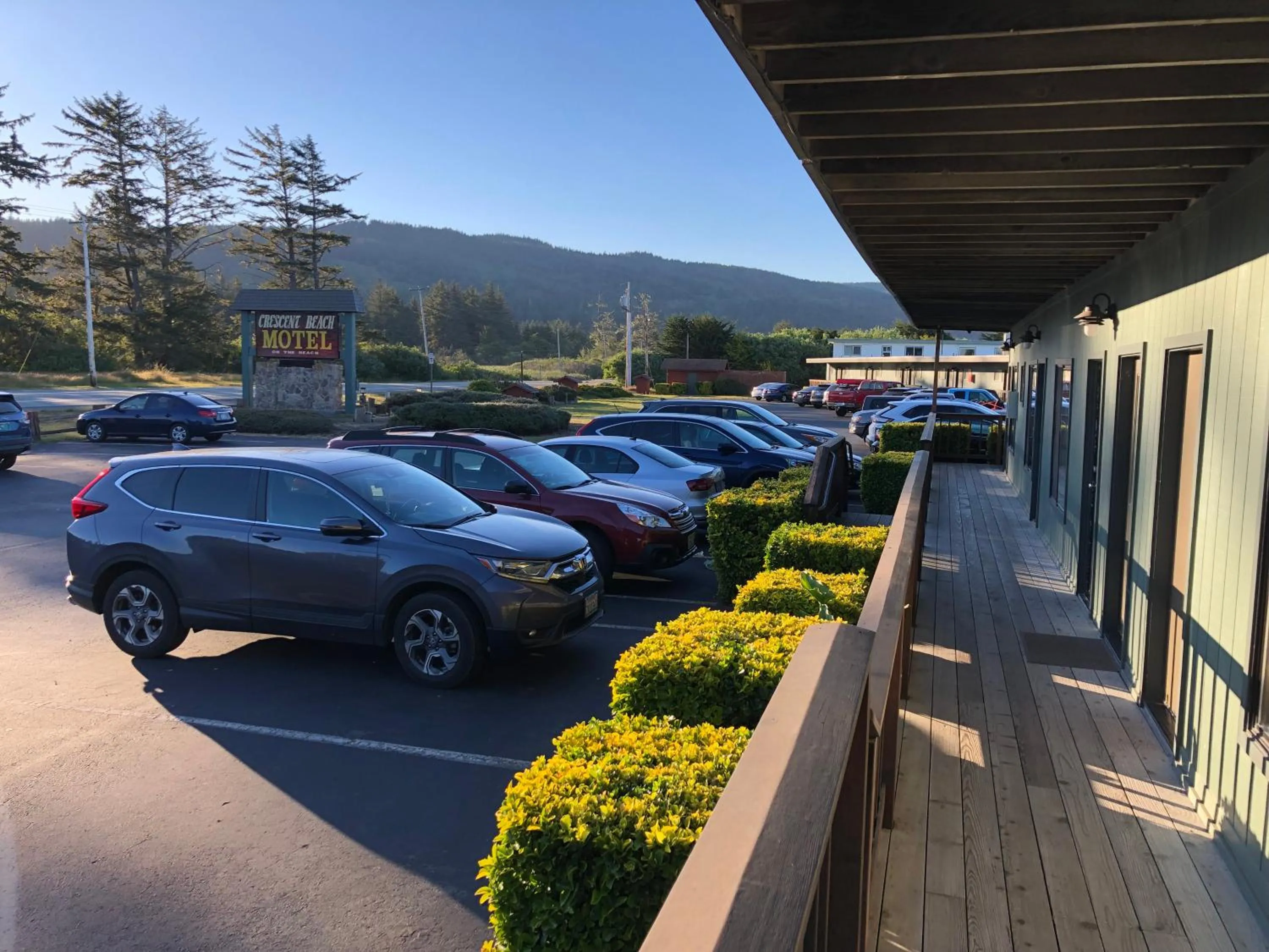 Day in Crescent Beach Motel