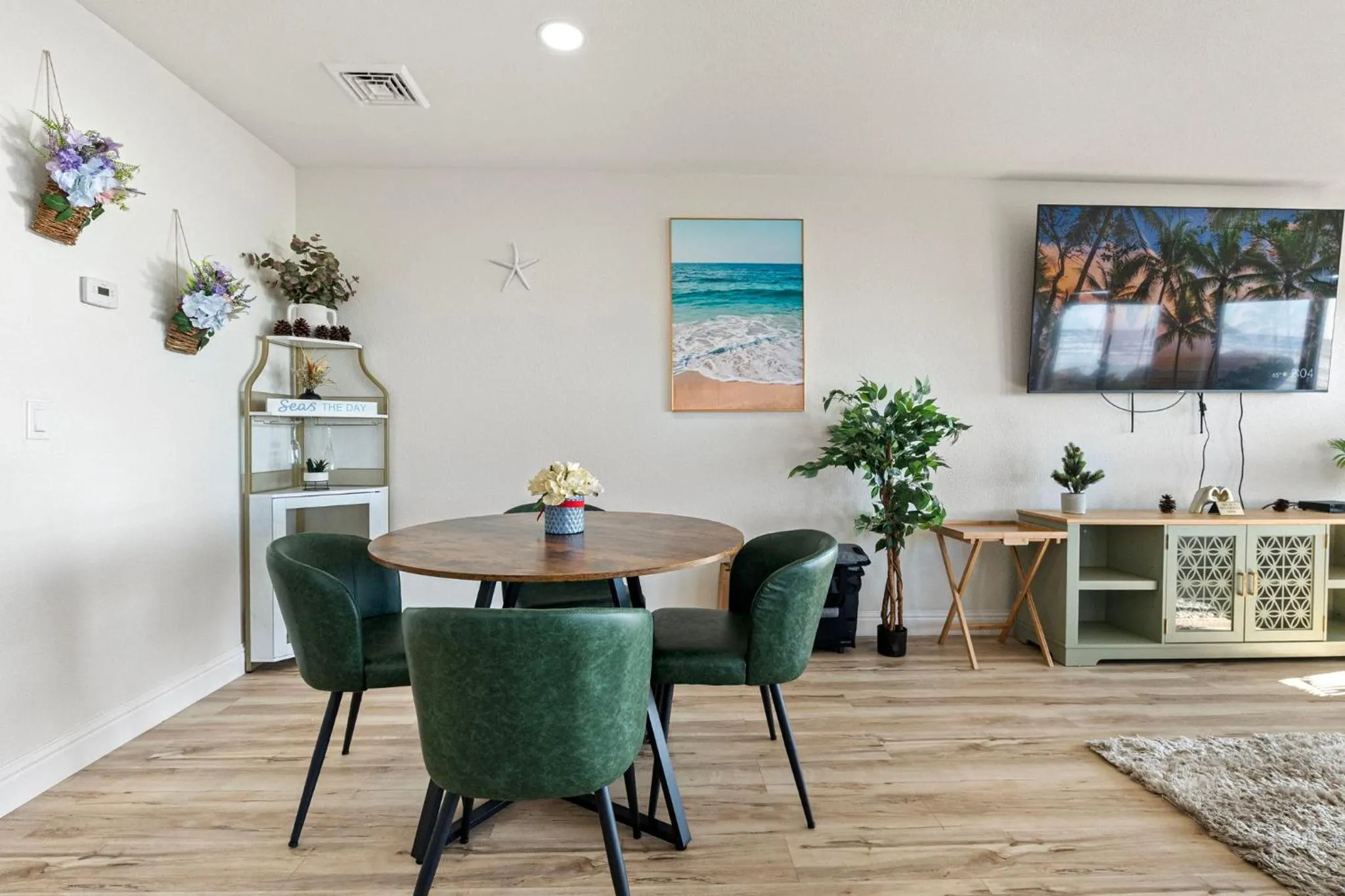 TV and multimedia in Crescent Beach Motel