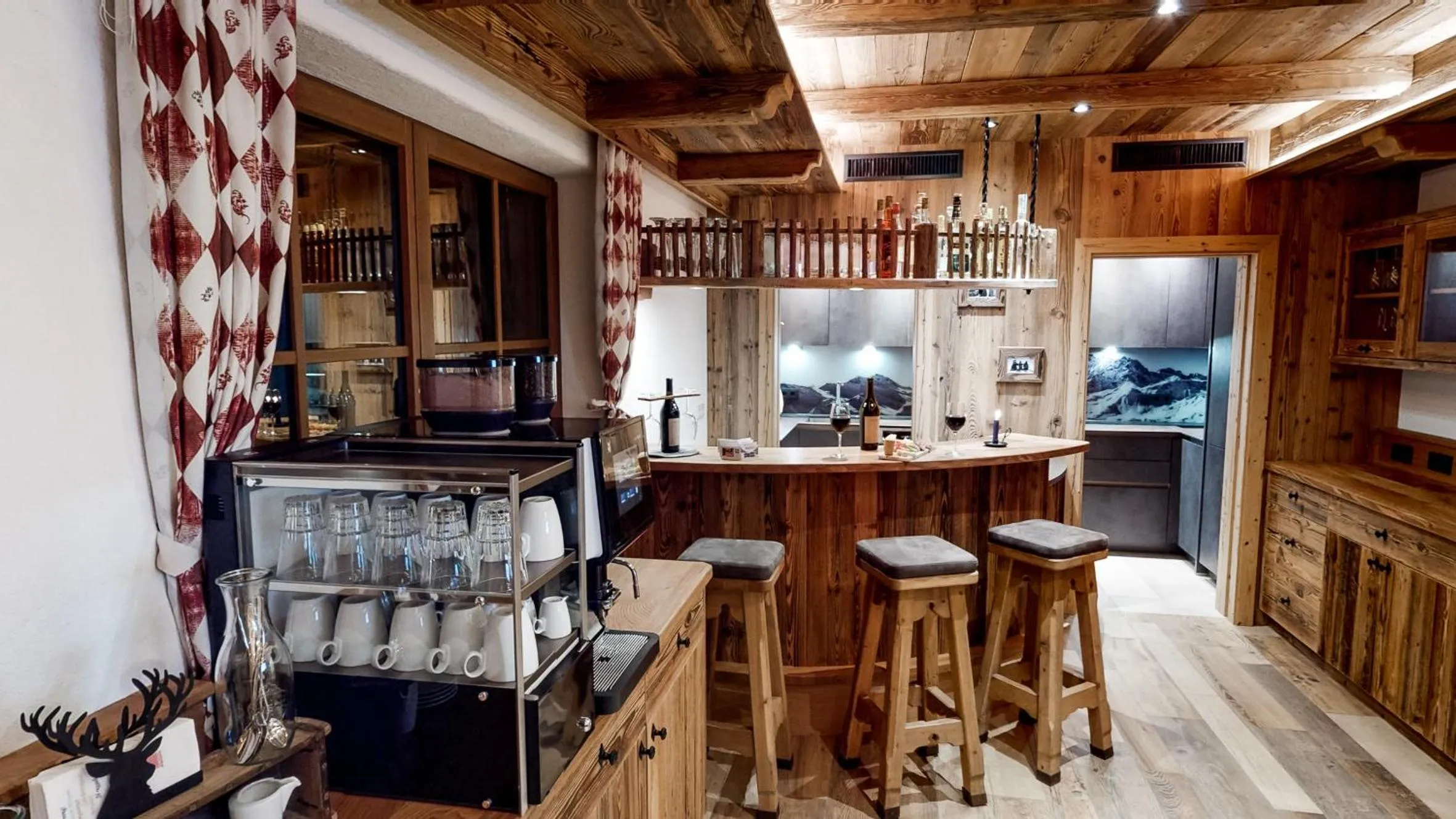 Dining area in Stadl Chalet Ischgl
