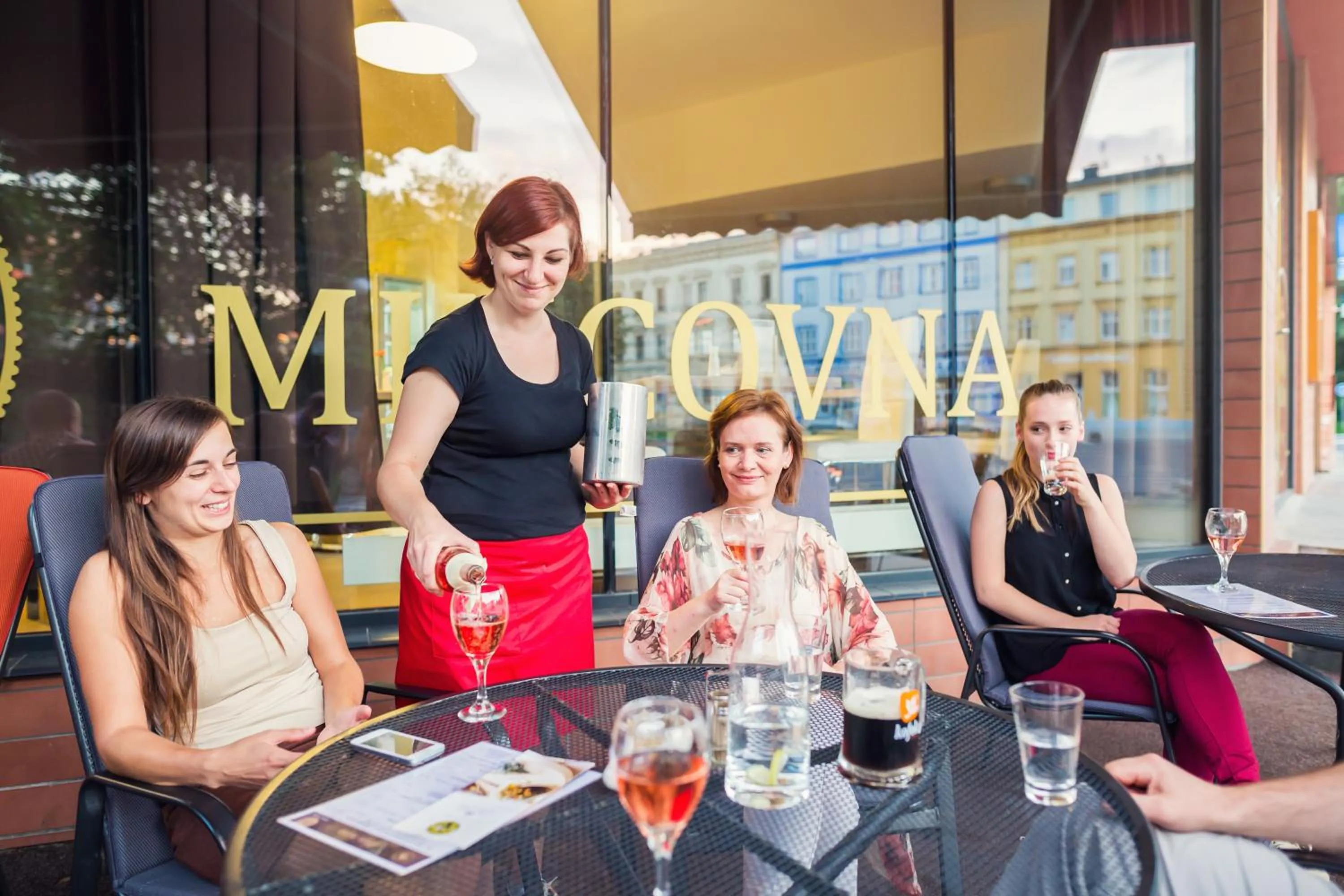 Restaurant/places to eat in Hotel Koruna