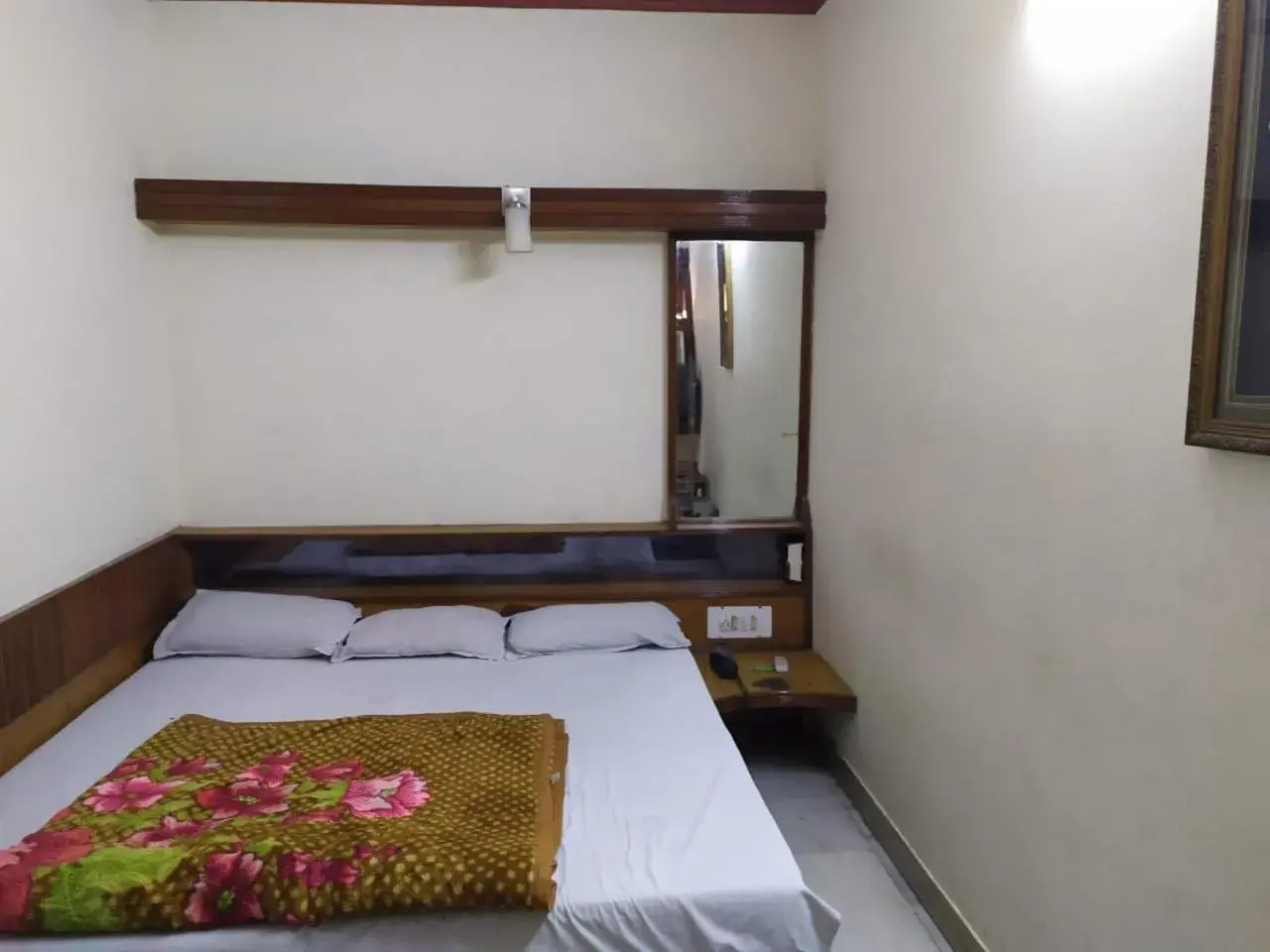 Bed in Yes Please Guest House