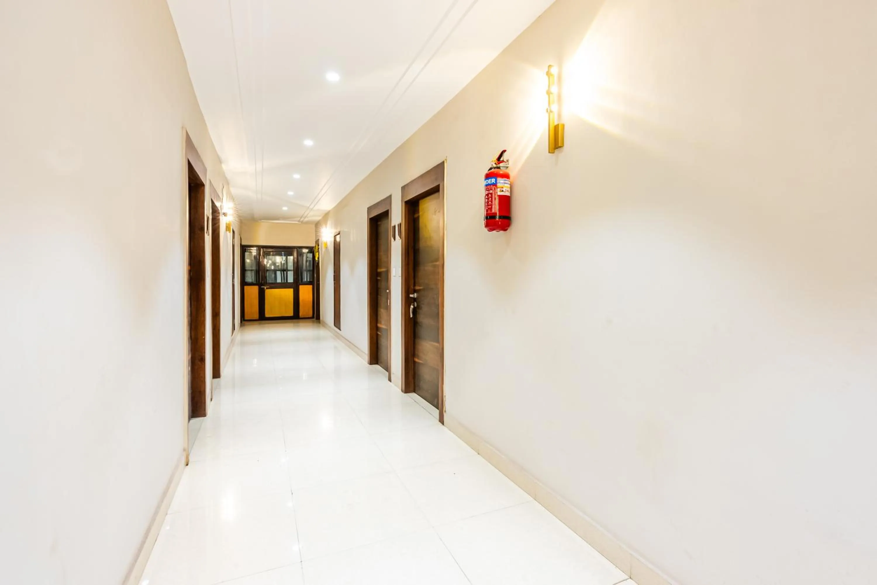 Lobby or reception in Treebo Edge Raipur Railway Station