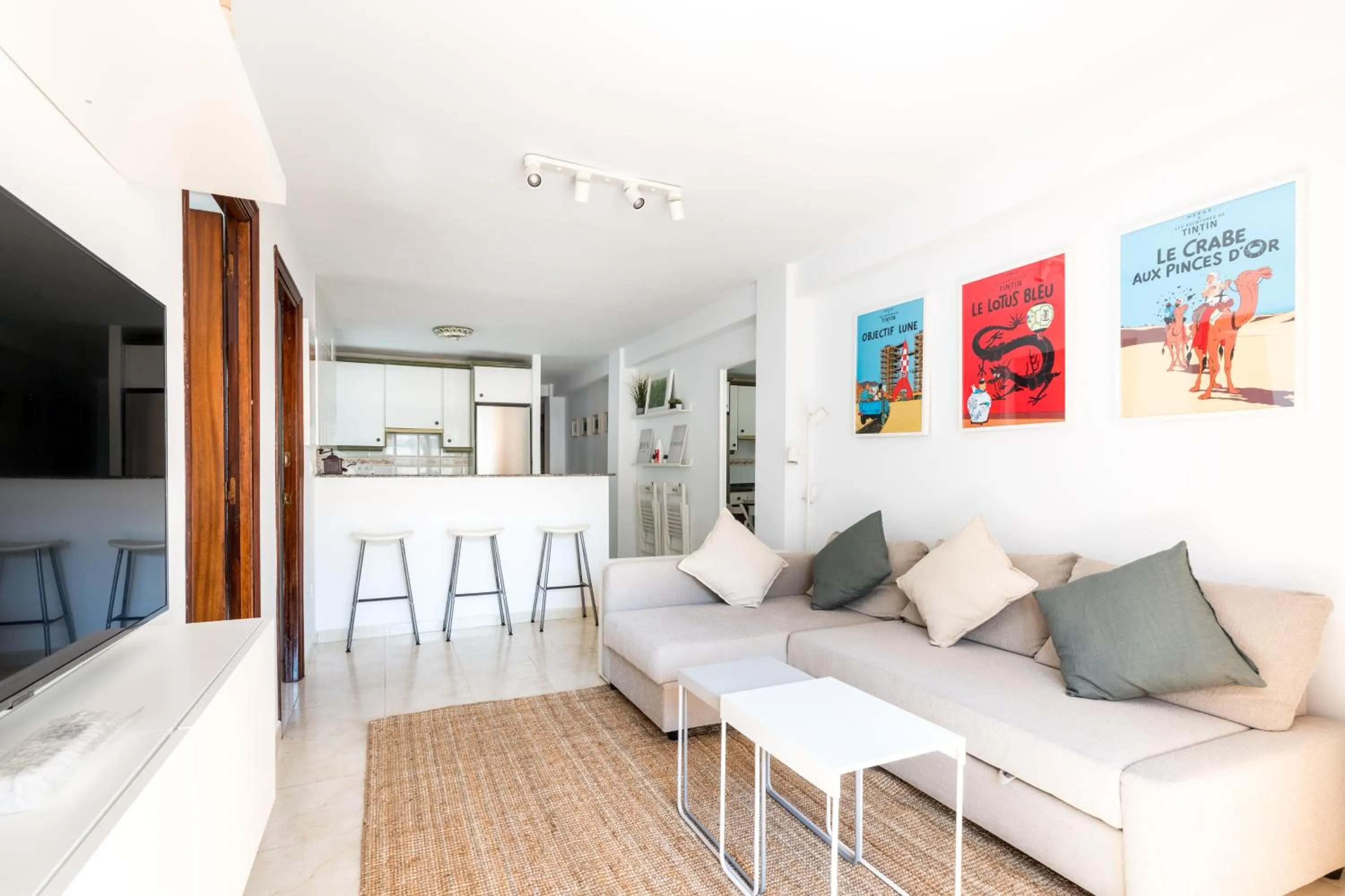 Communal lounge/ TV room in La Francesa Triana
