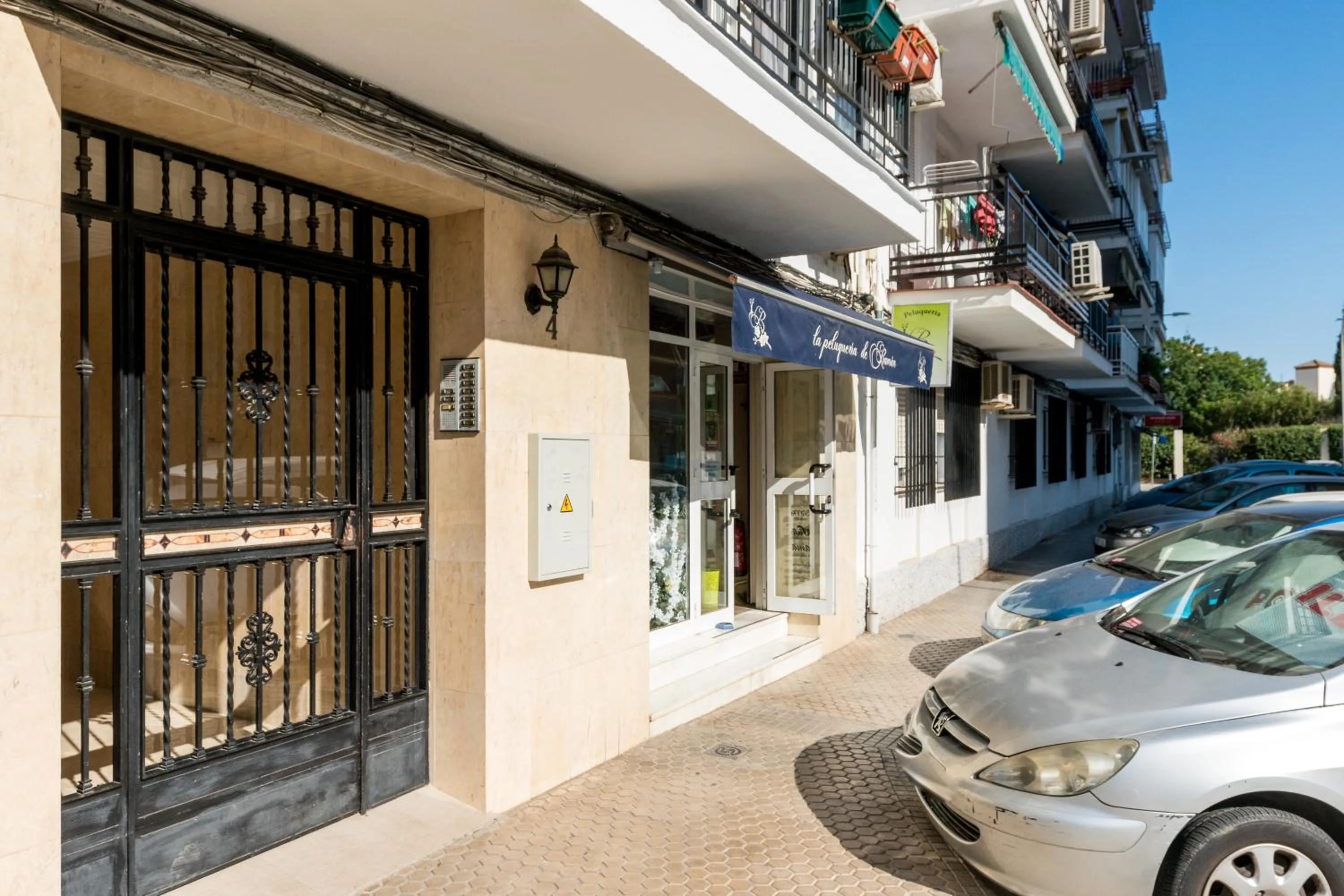 Facade/entrance in La Francesa Triana