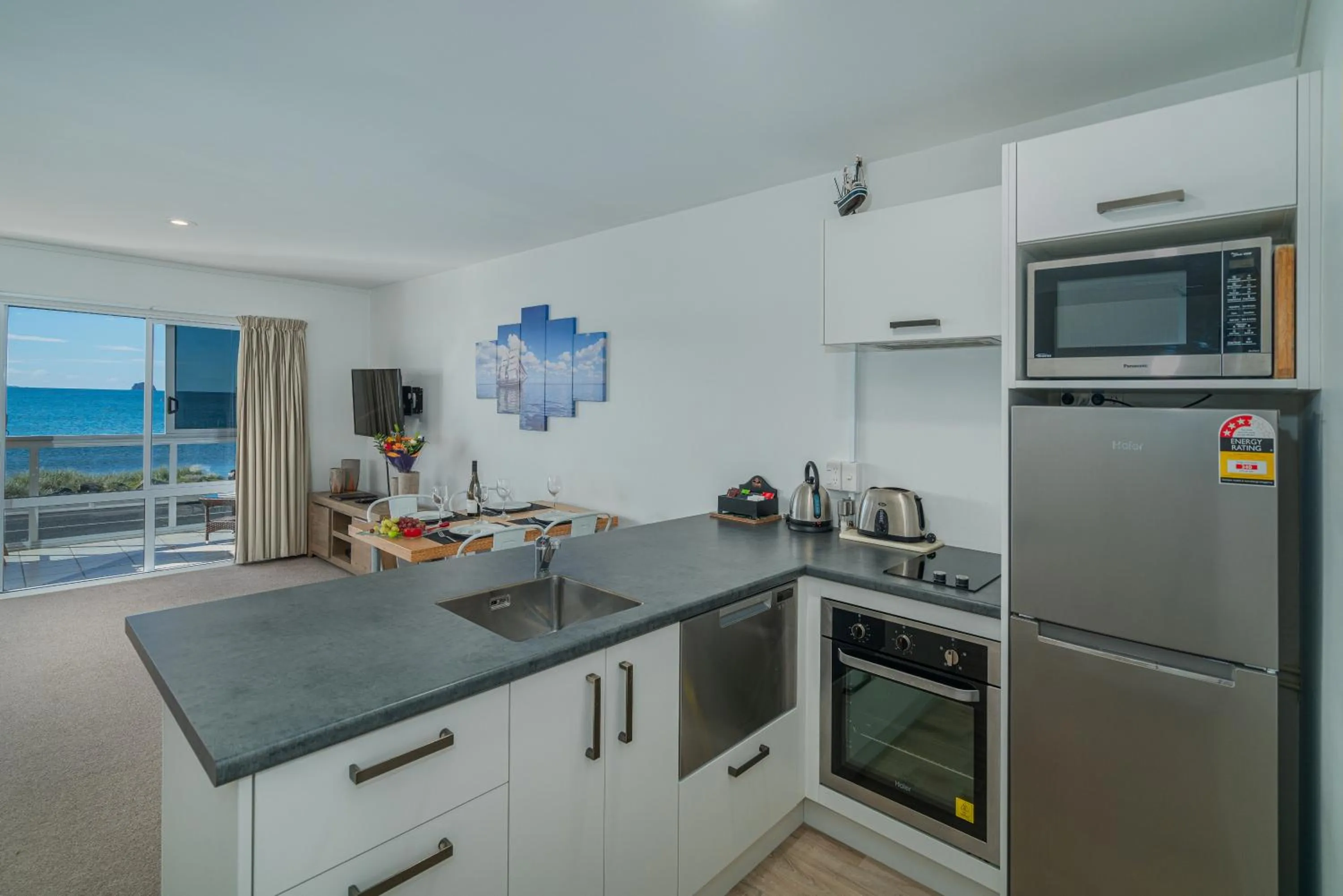 Kitchen or kitchenette in Waterfront Apartments Whitianga