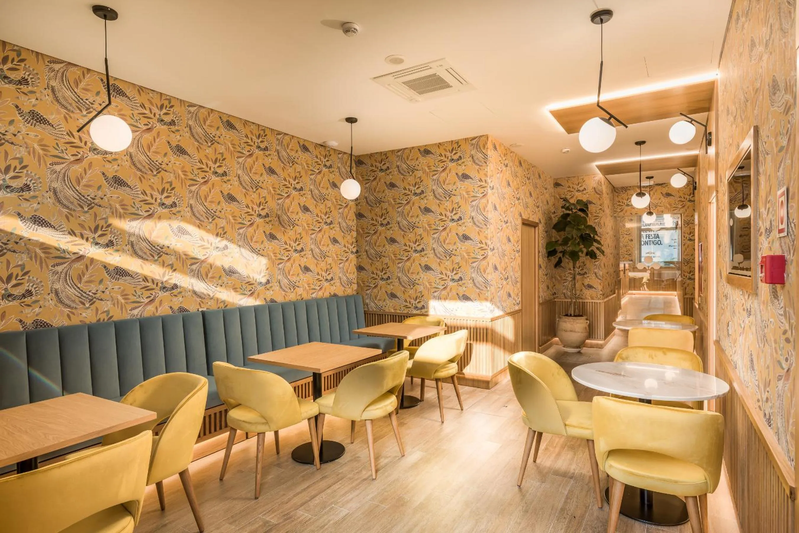 Lounge or bar in Legends House by Sweet Porto