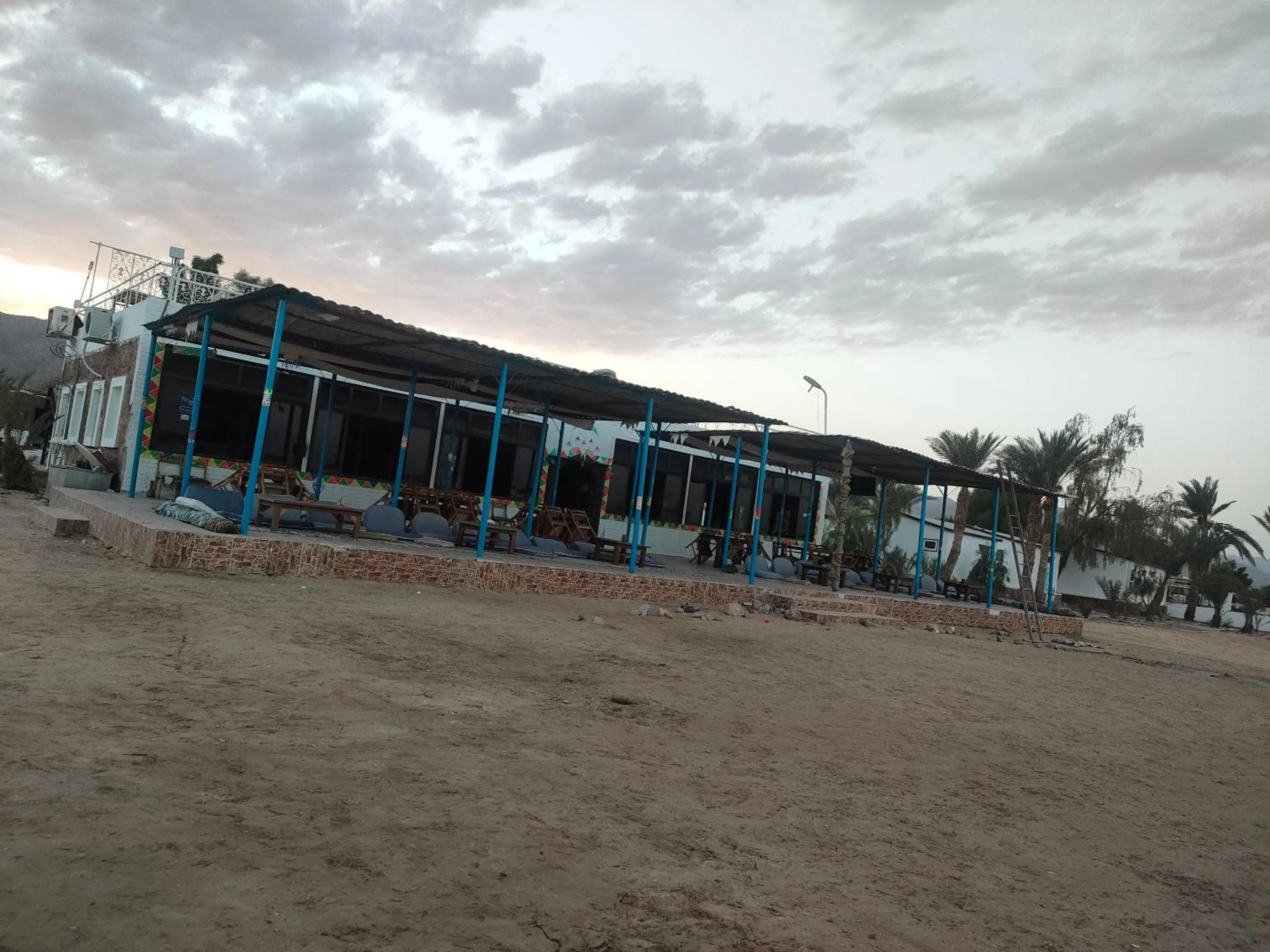 Restaurant/places to eat in OASIS Resort