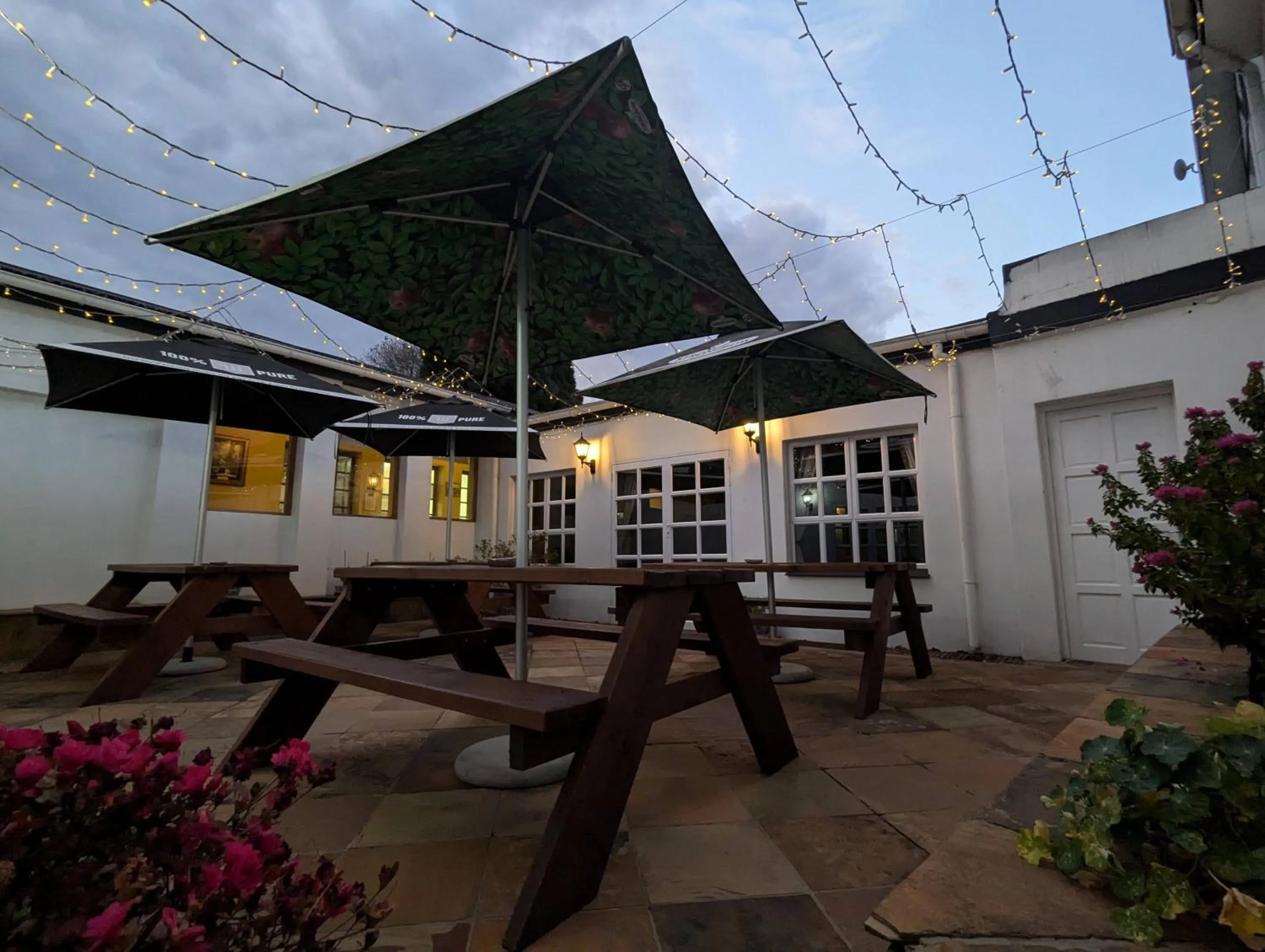 Inner courtyard view in The Historic Hogsback Inn