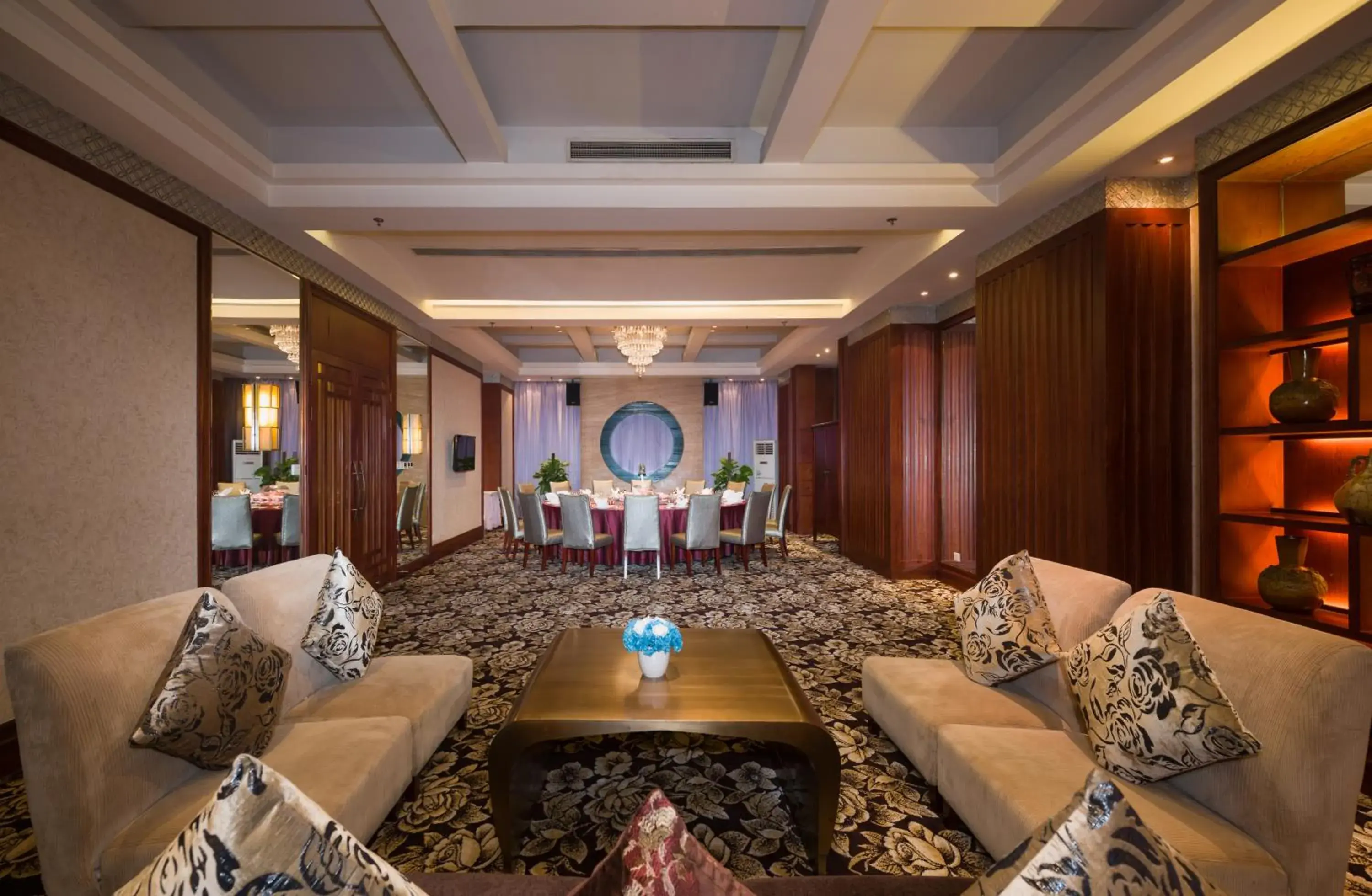 Restaurant/places to eat in Shu Guang International Hotel Restaurant/places to eat in Shu Guang International Hotel