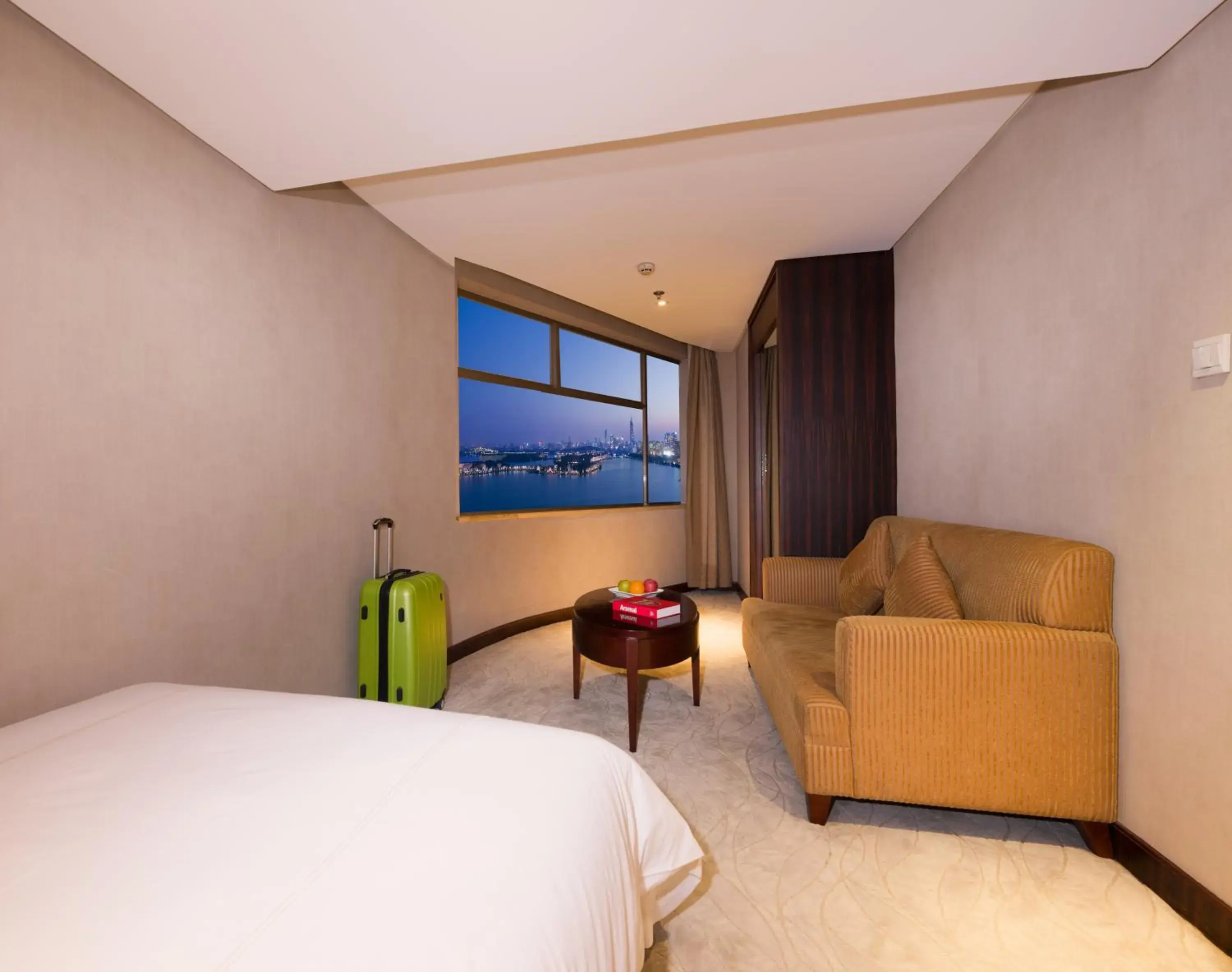 Photo of the whole room, Bed in Shu Guang International Hotel Photo of the whole room, Bed in Shu Guang International Hotel