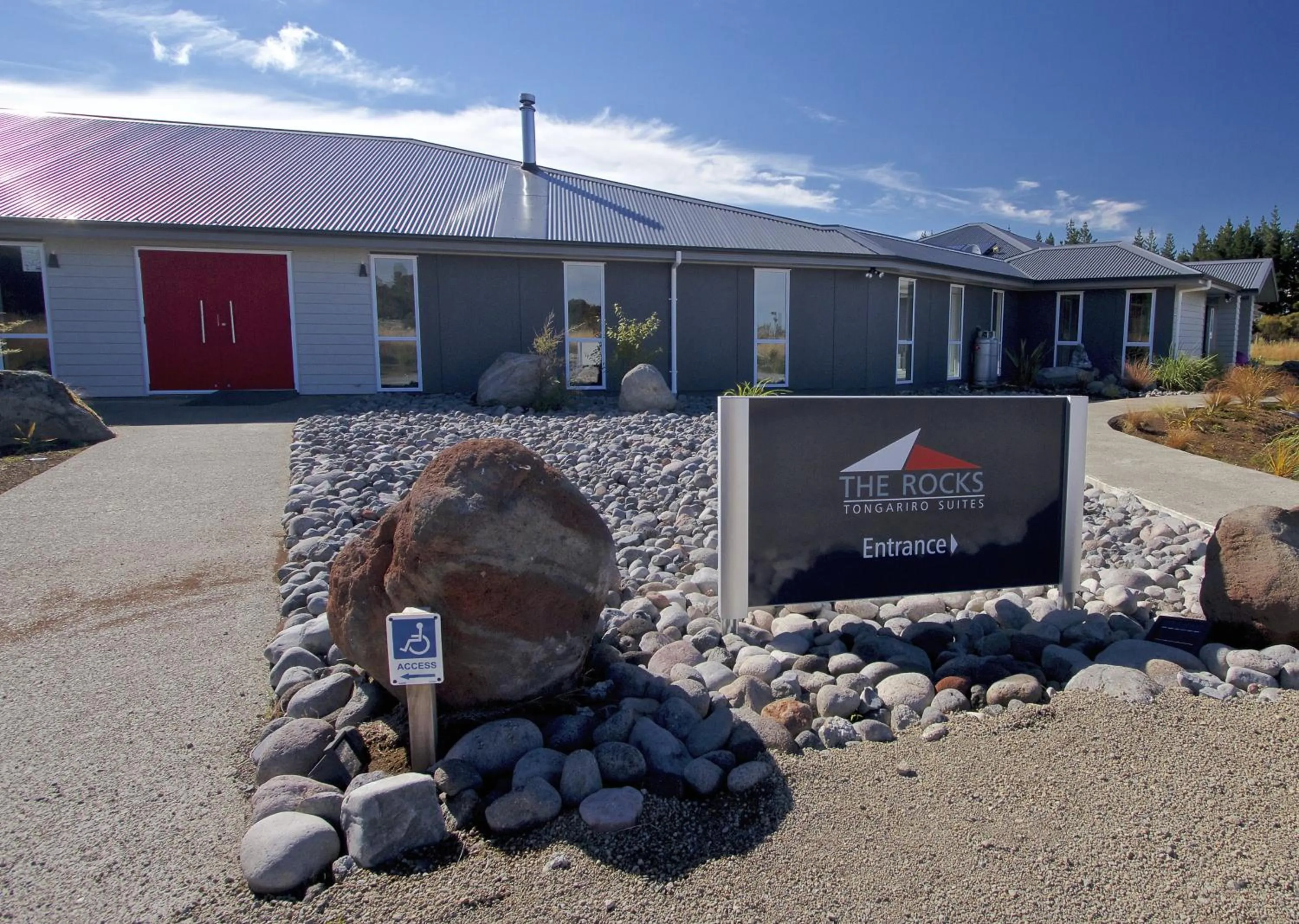 Facade/entrance in Tongariro Suites