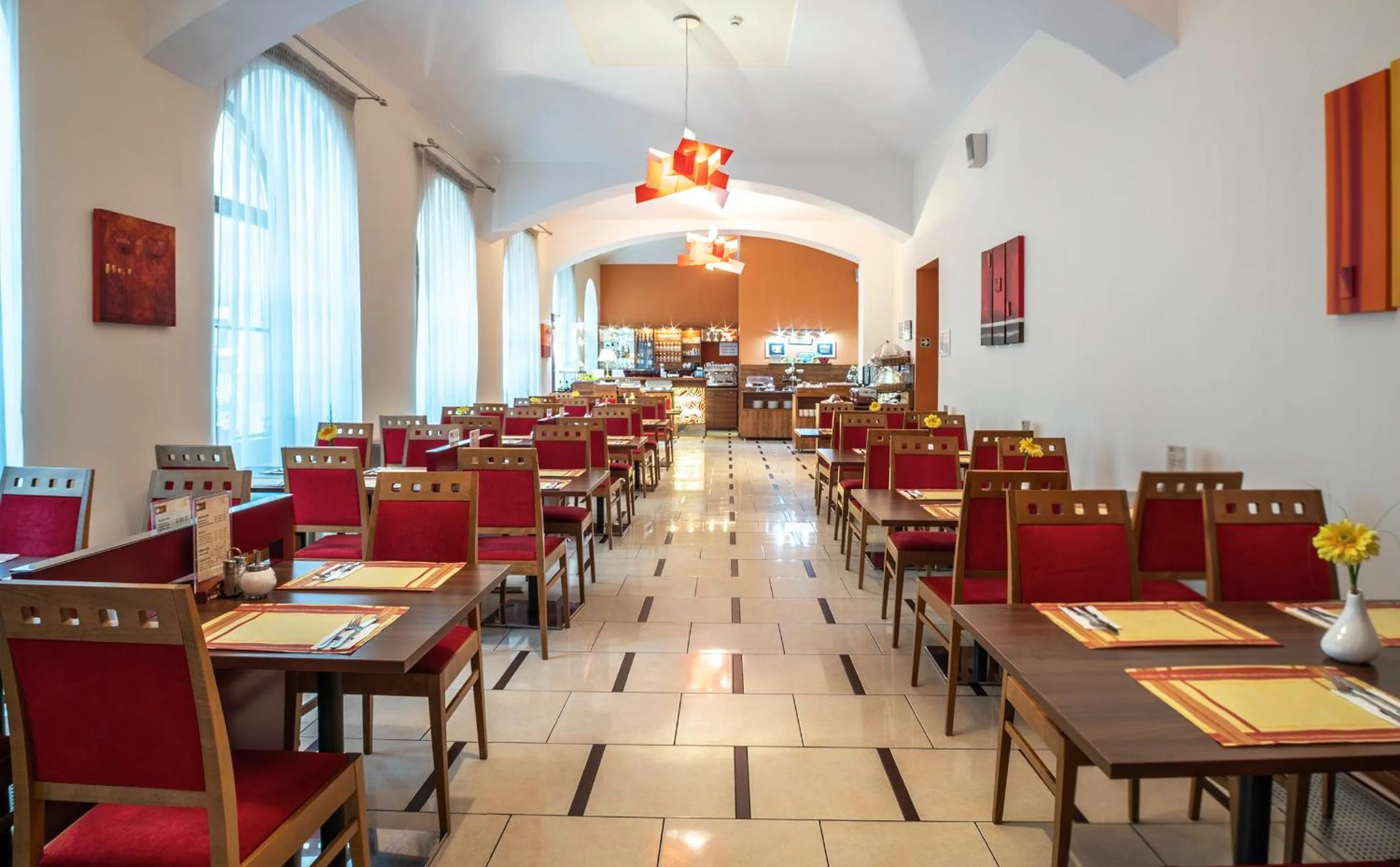 Restaurant/places to eat in EA Hotel Sonata