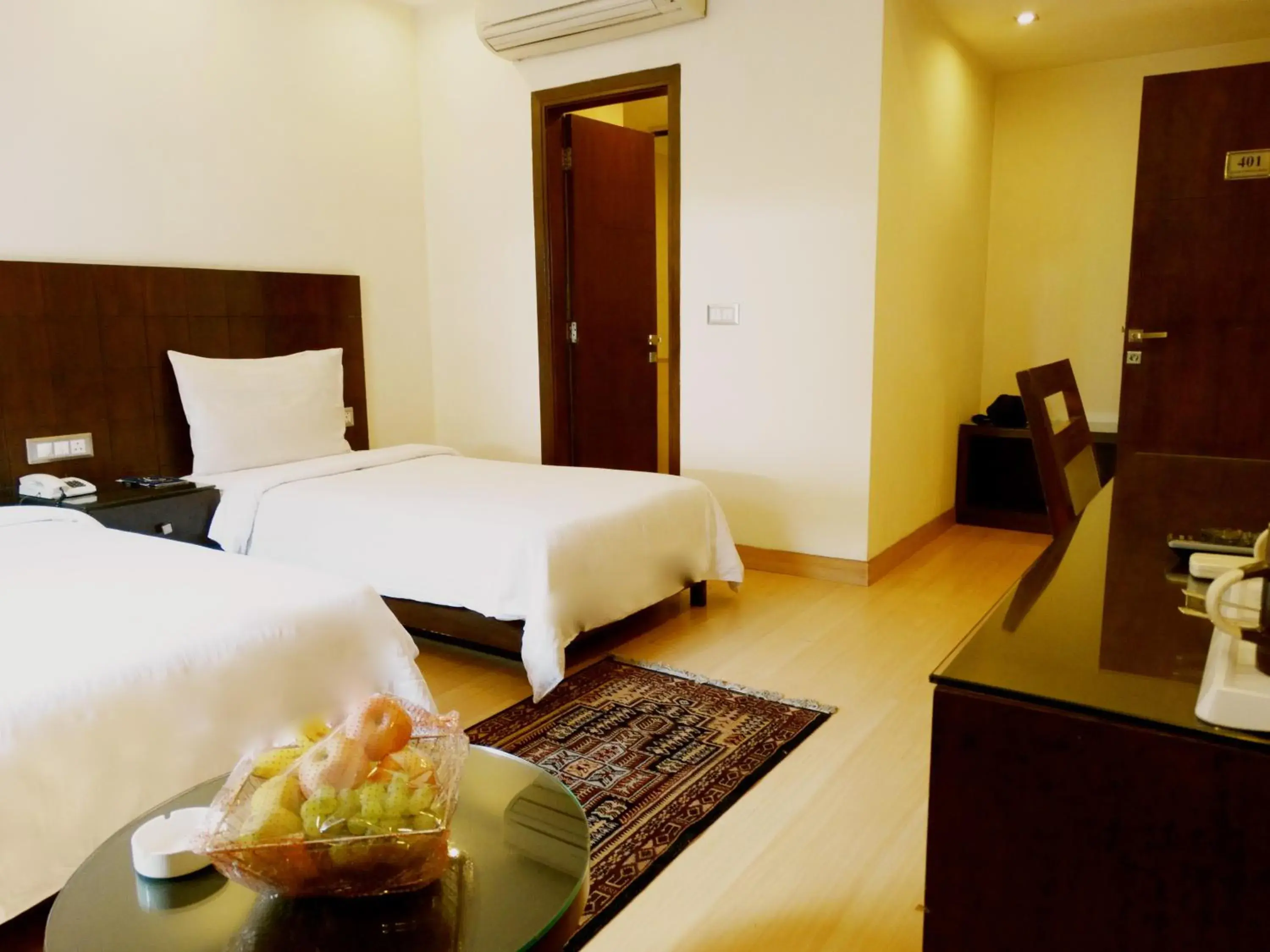 Bedroom, Bed in The Legend Inn Delhi Bedroom, Bed in The Legend Inn Delhi