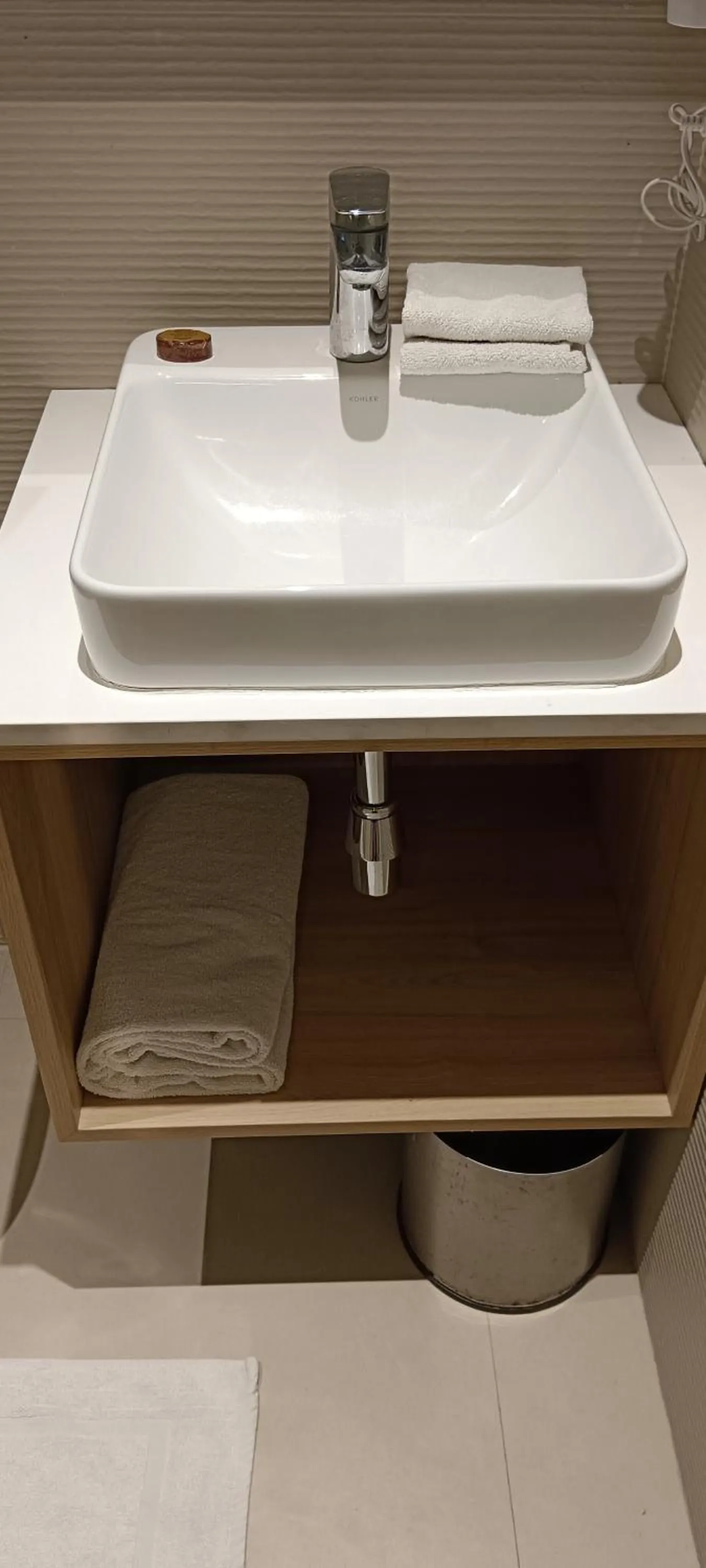 Bathroom in The Legend Inn Delhi