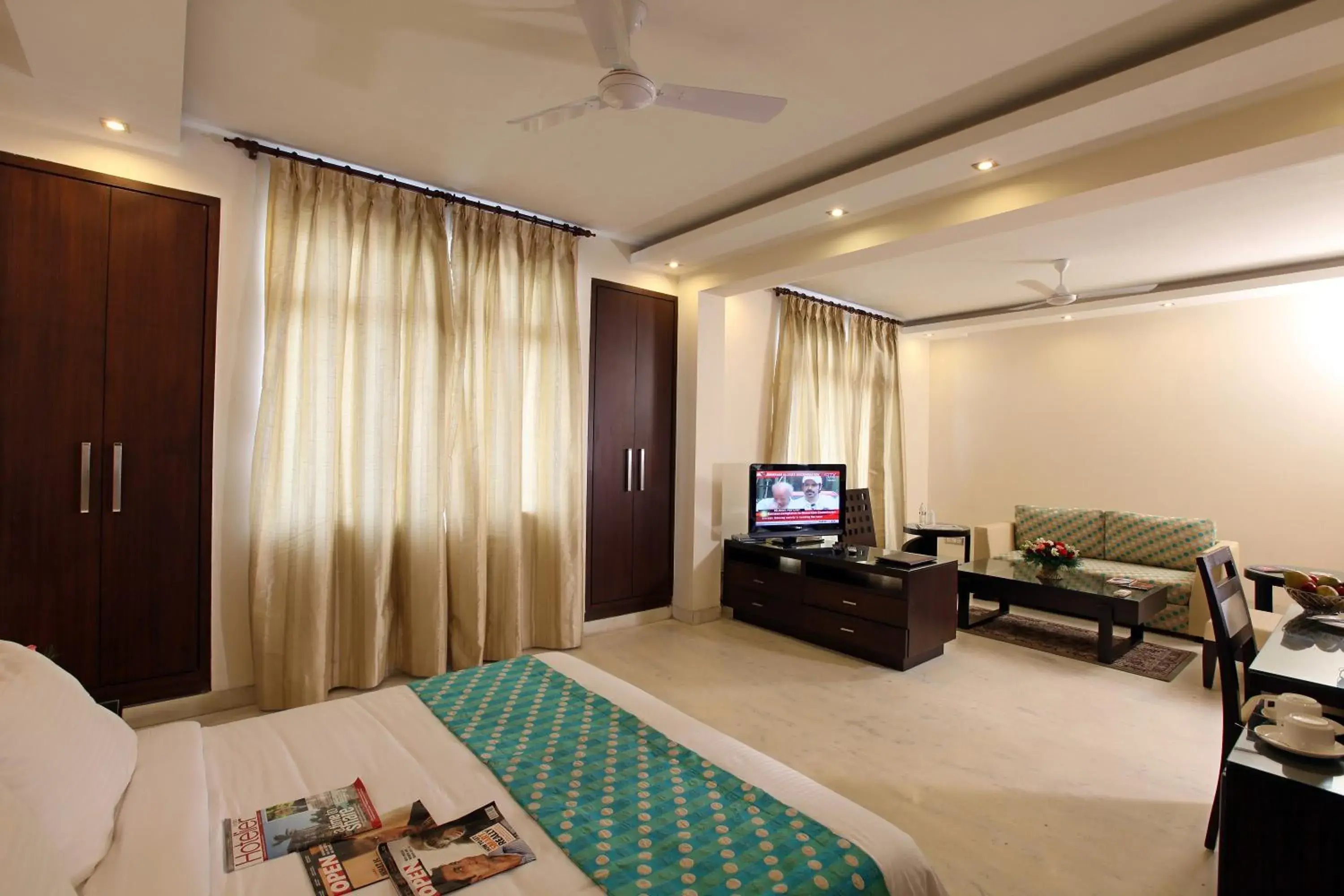 Photo of the whole room, Bed in The Legend Inn Delhi Photo of the whole room, Bed in The Legend Inn Delhi