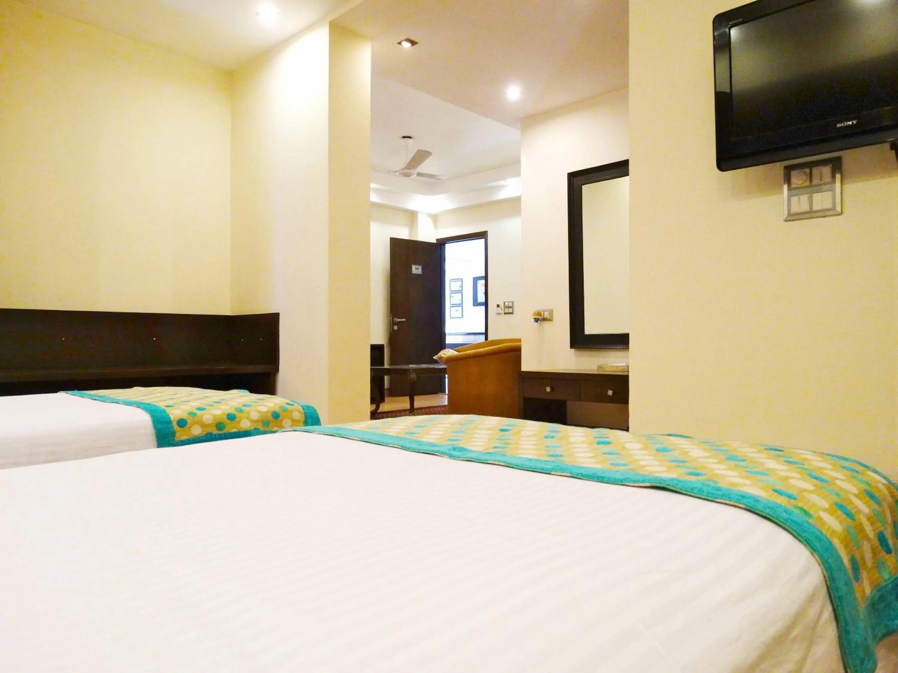 Photo of the whole room in The Legend Inn Delhi