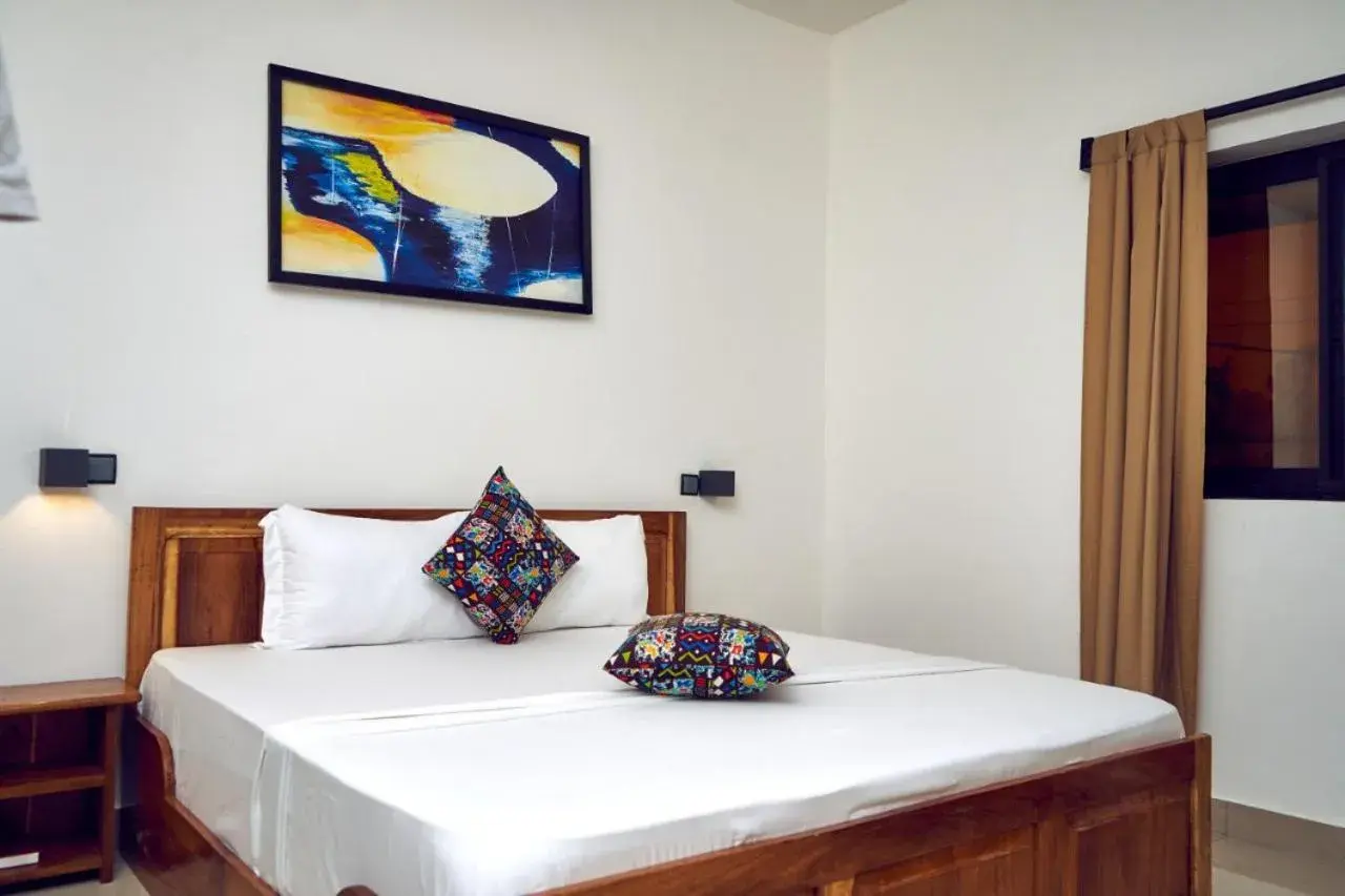 AZURIA HOTEL AZURIA HOTEL