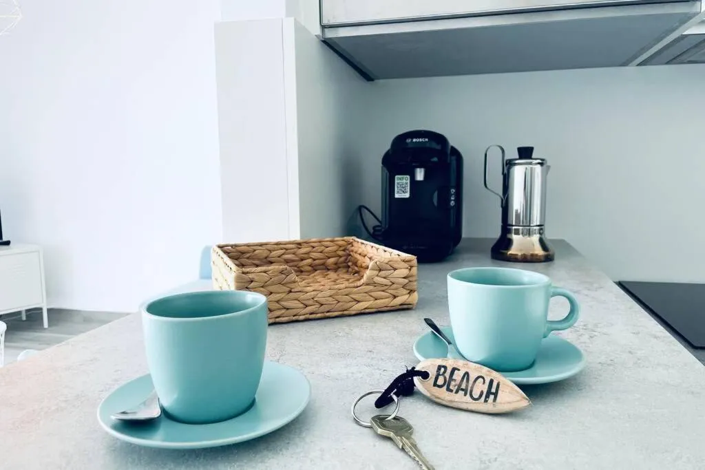 Precioso apartamento con vistas parciales, garaje y piscina