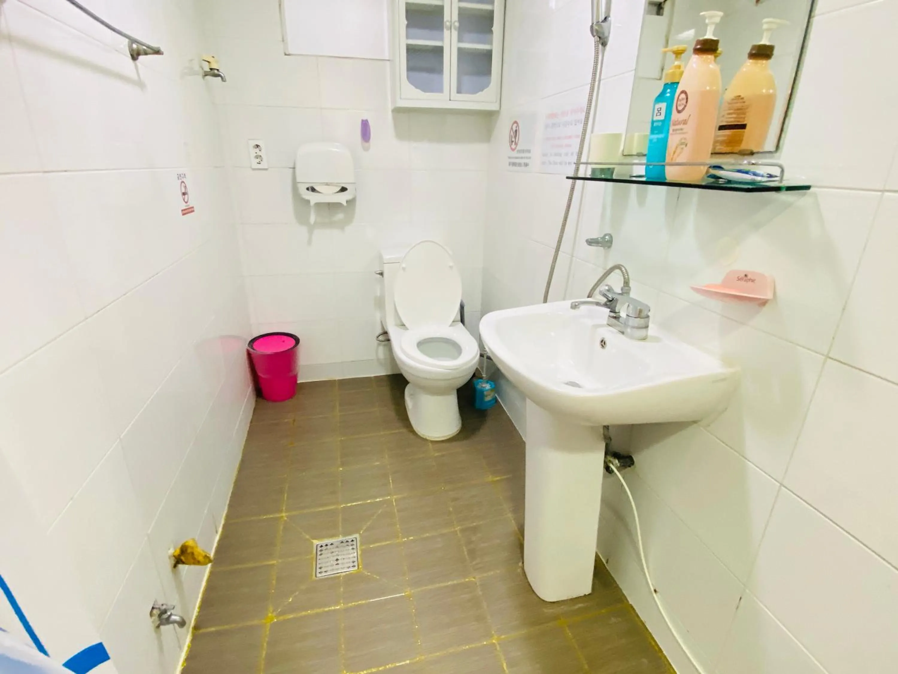 Toilet in Aroha Guesthouse Seoul Station