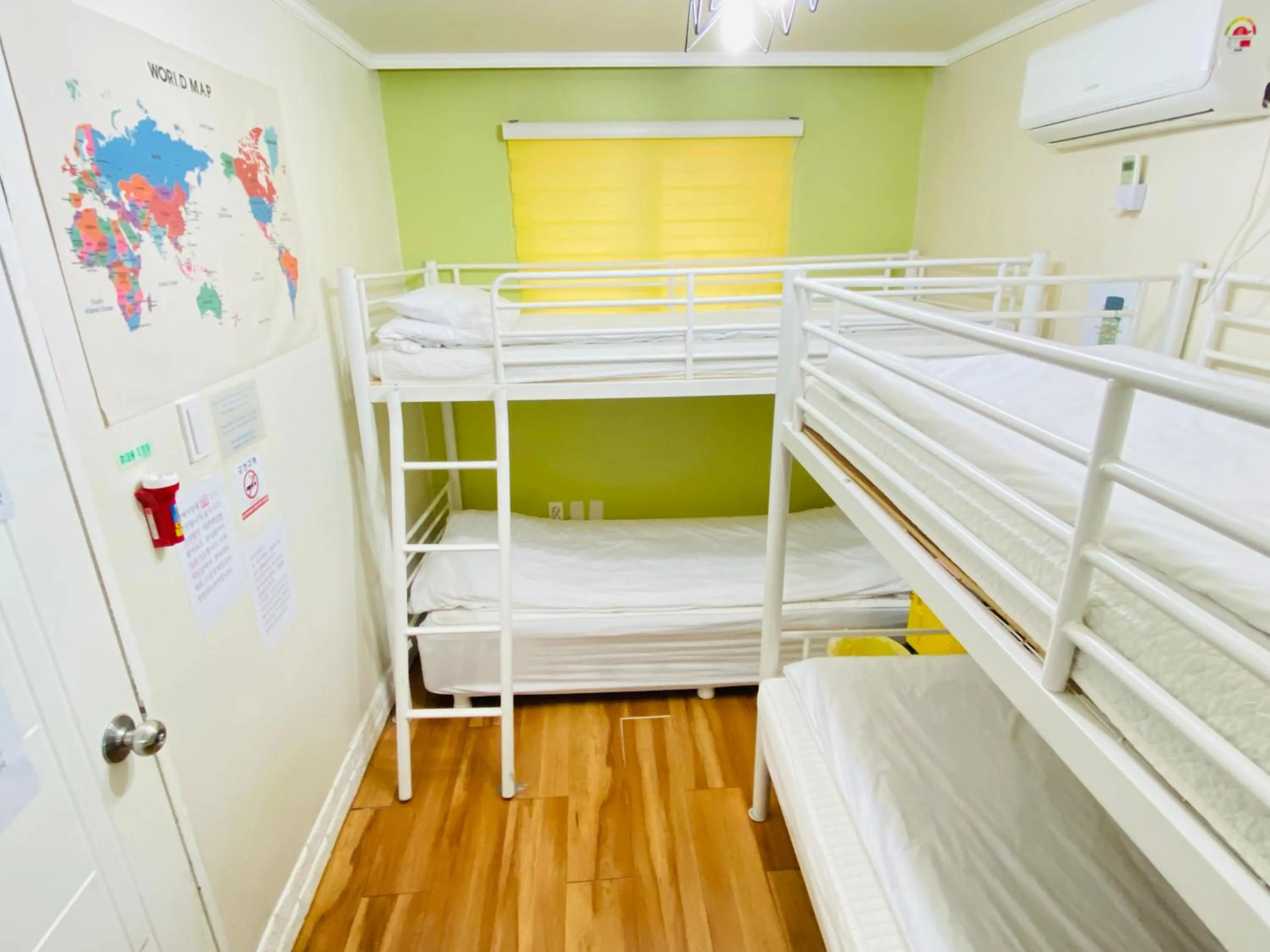 Photo of the whole room, Bed in Aroha Guesthouse Seoul Station