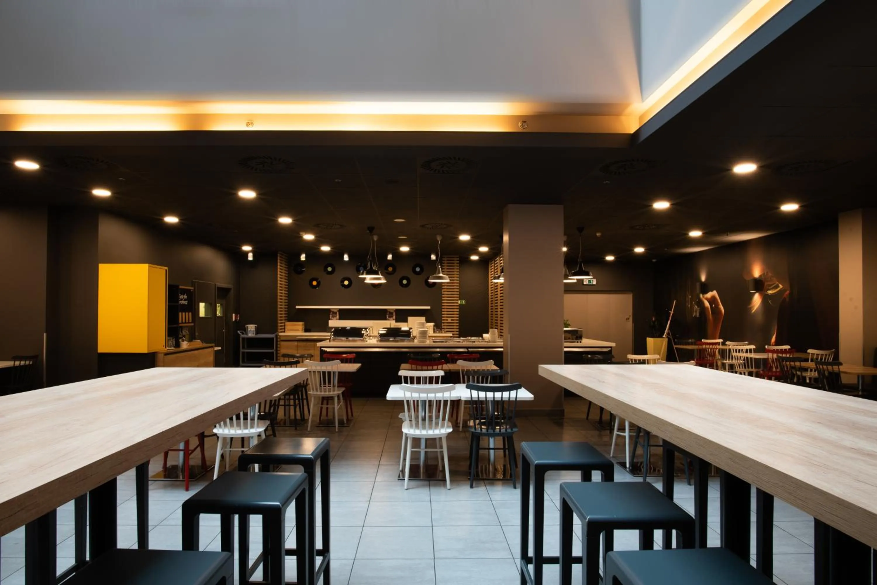 Restaurant/places to eat in Ibis Praha Old Town