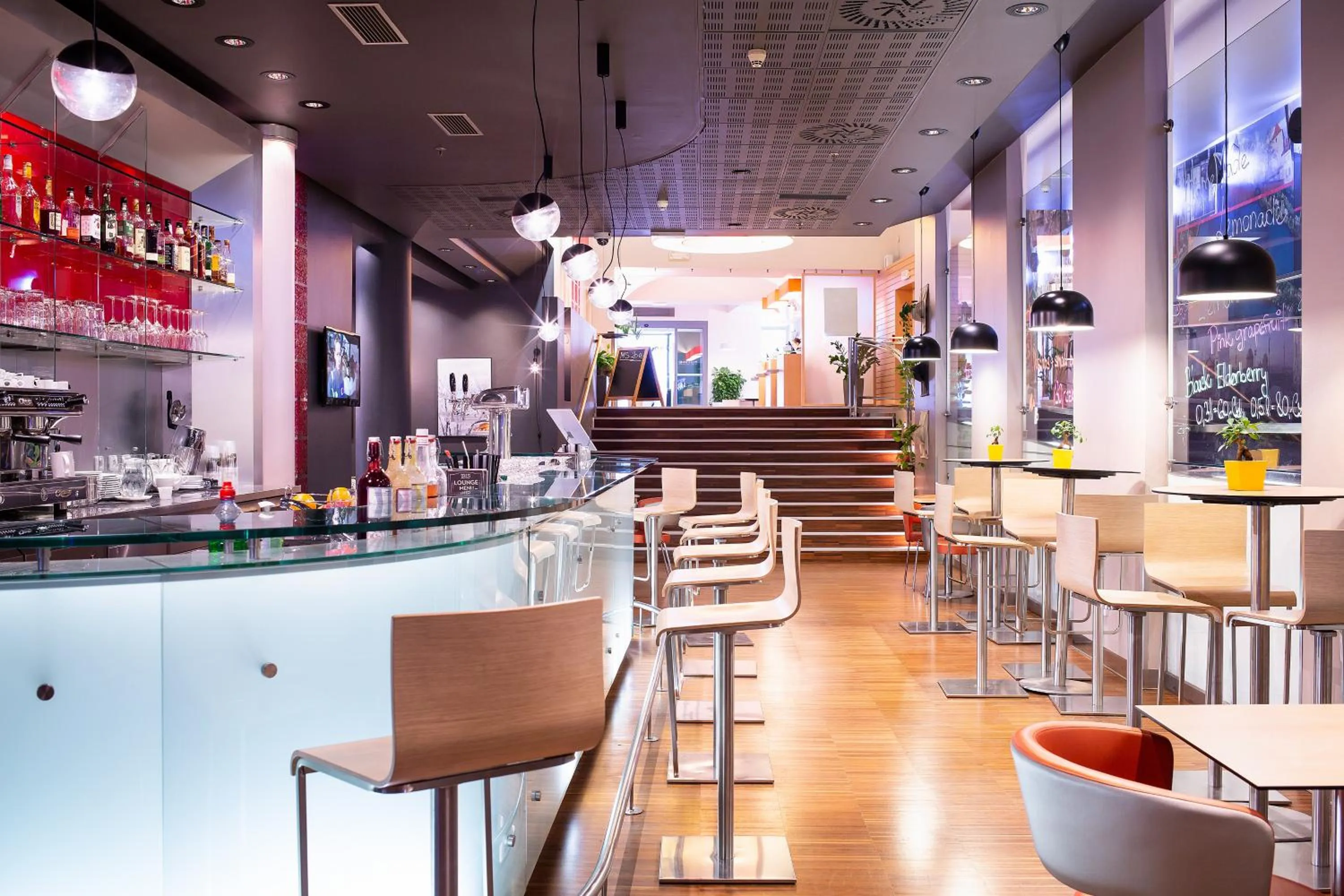 Lounge or bar in Ibis Praha Old Town